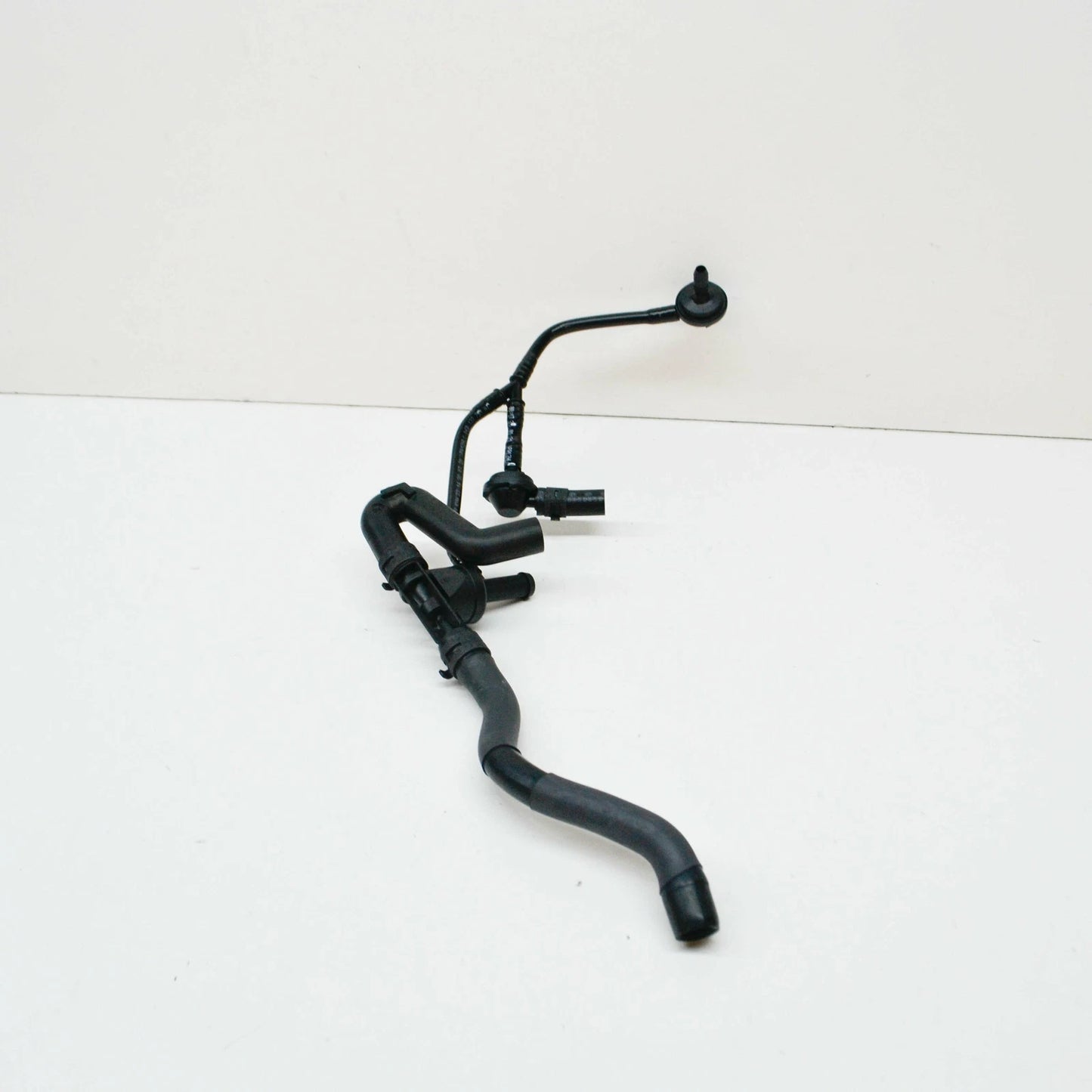 NEW AUDI A4 B7 VACUUM PIPE WITH SUCTION JET PUMP 06B133751AT