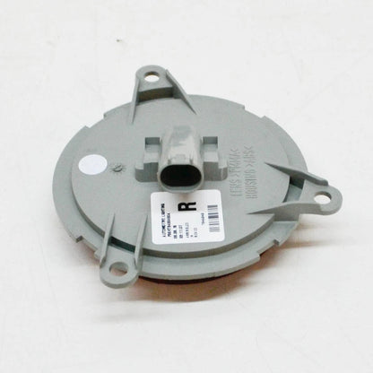 NEW BMW Z4 E85 REAR BUMPER RIGHT REFLECTOR 63147046040 ORIGINAL