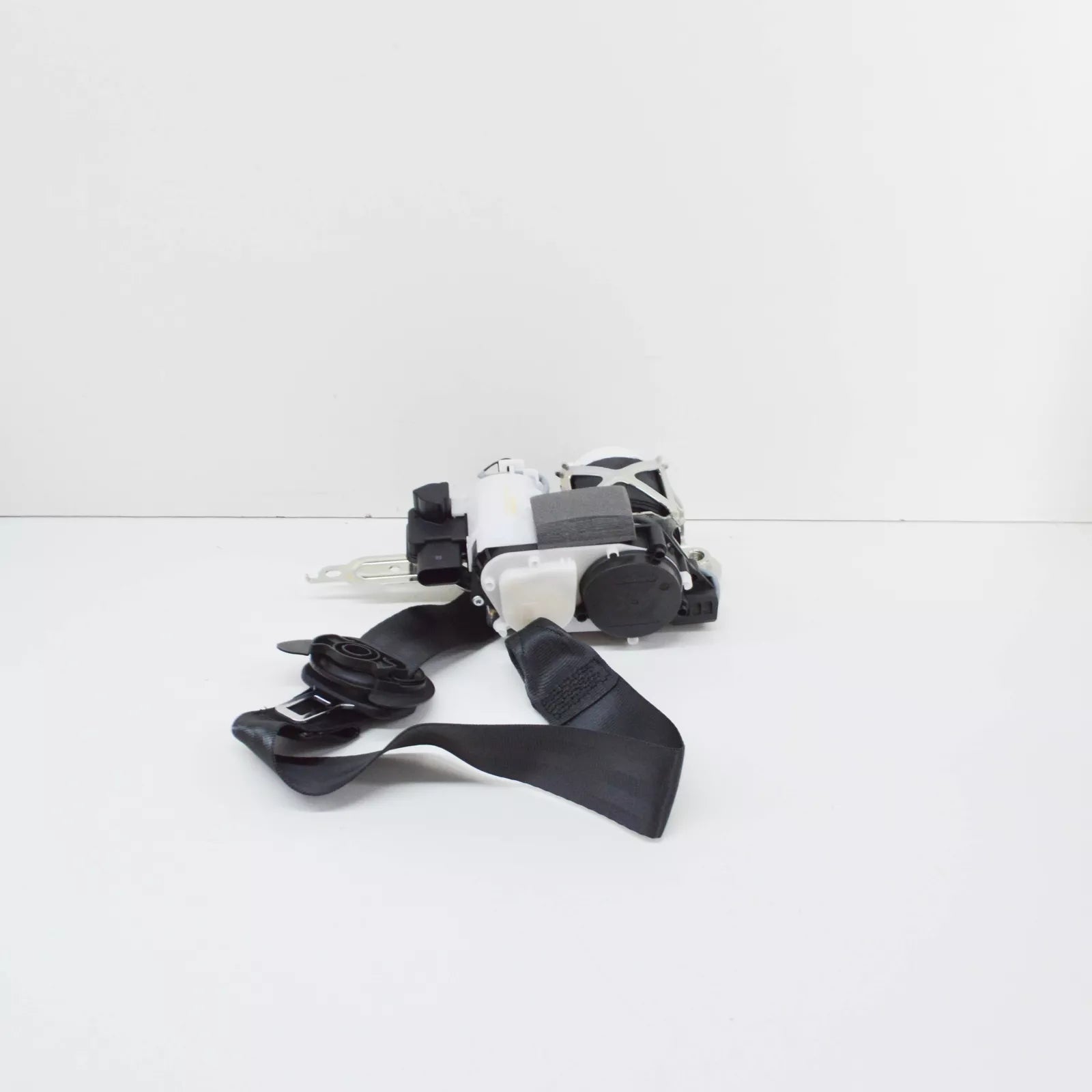 NEW VW GOLF VII 5G MK7 FRONT LEFT SEATBELT 5G3857705GRAA ORIGINAL