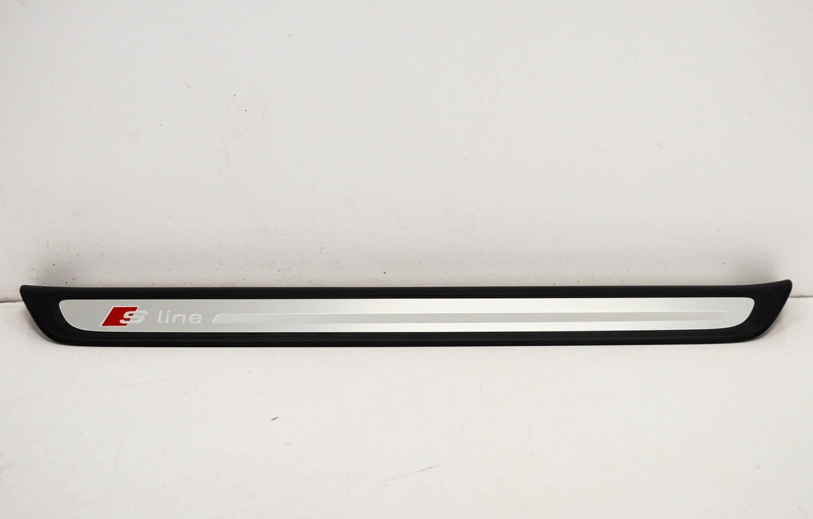 NEW AUDI Q3 8U FRONT S LINE RIGHT DOOR SILL STRIP 8U0853374B9B9 ORIGINAL