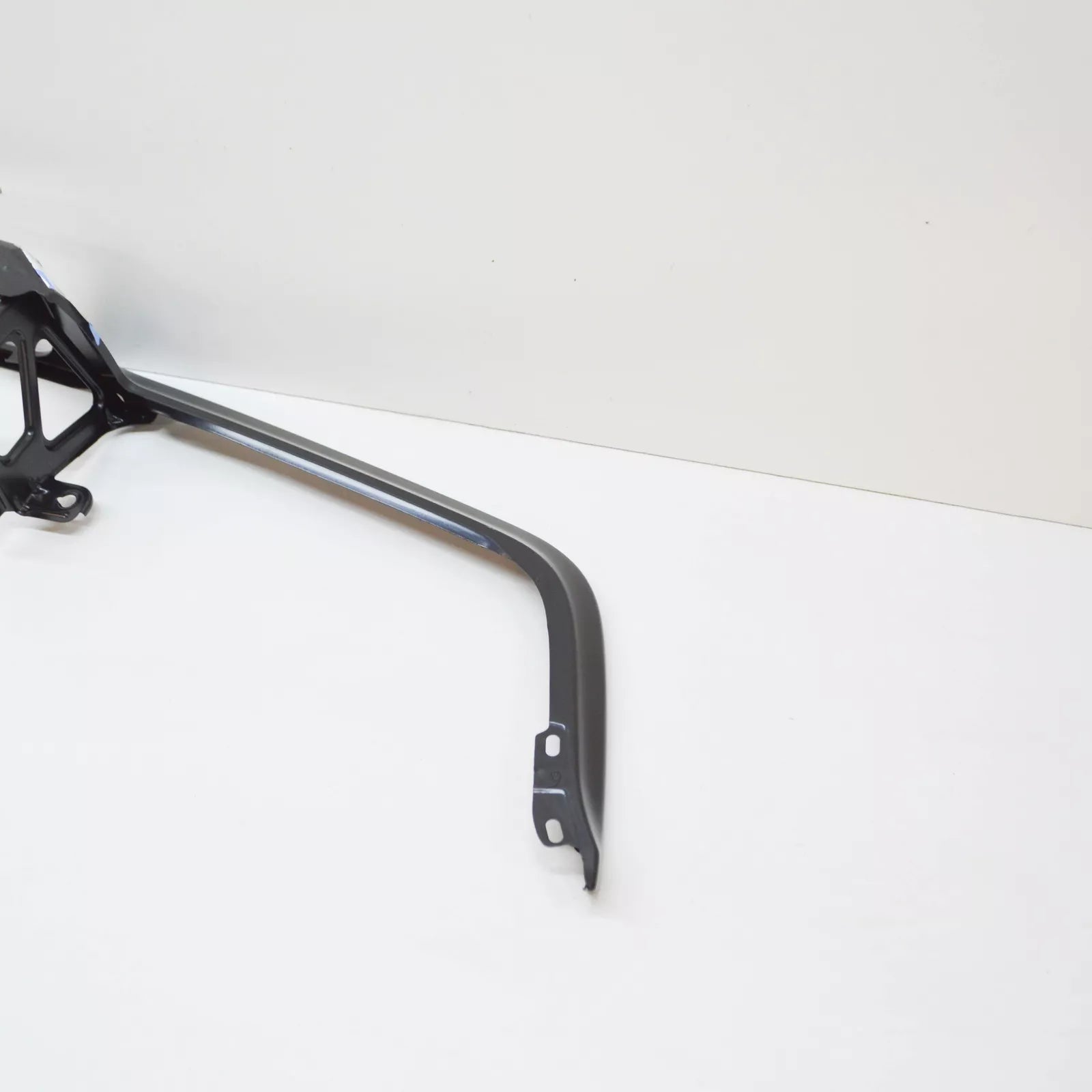 NEW BMW 3 E36 FRONT RADIATOR GRILLE TRIM 41338225981 8225981 1997 ORIGINAL