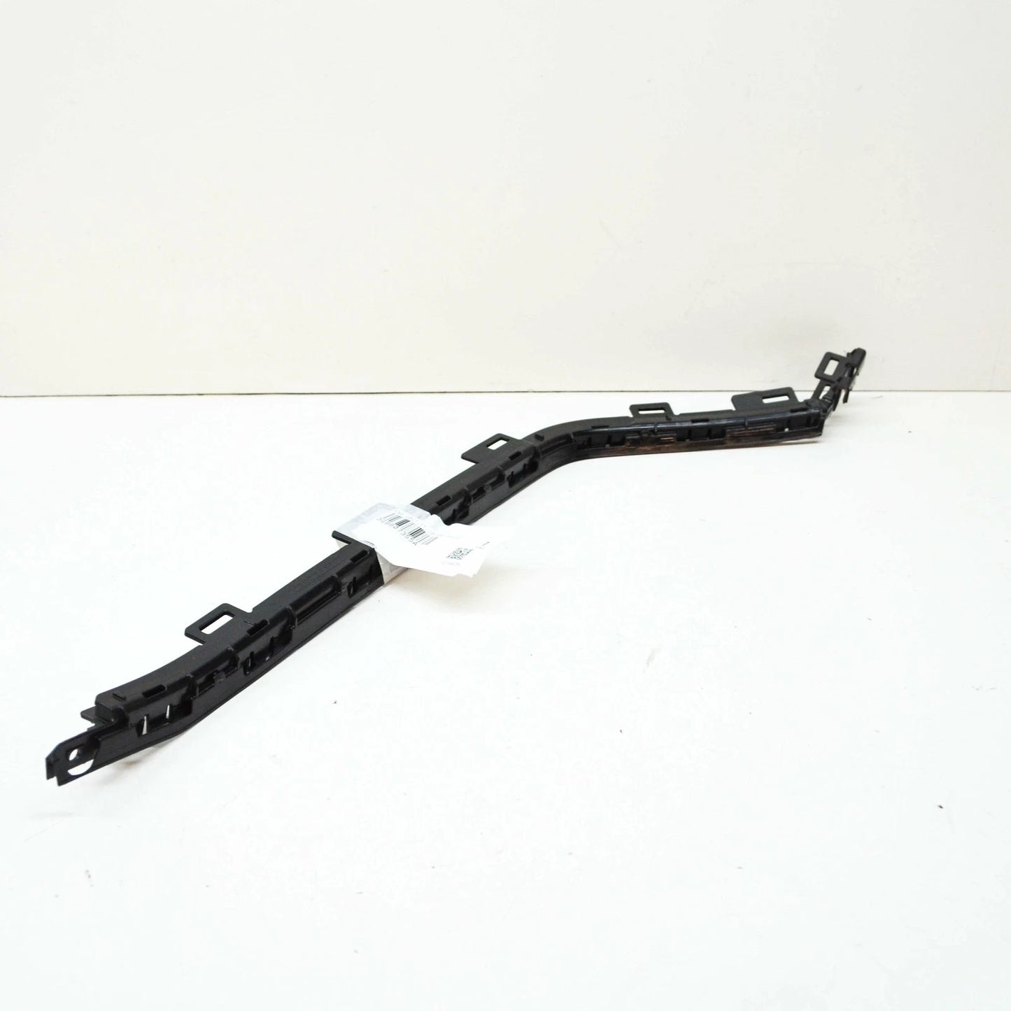 NEW VW PASSAT ALLTRACK B8 REAR LEFT BUMPER BRACKET GUIDE 3G9807355A ORIGINAL