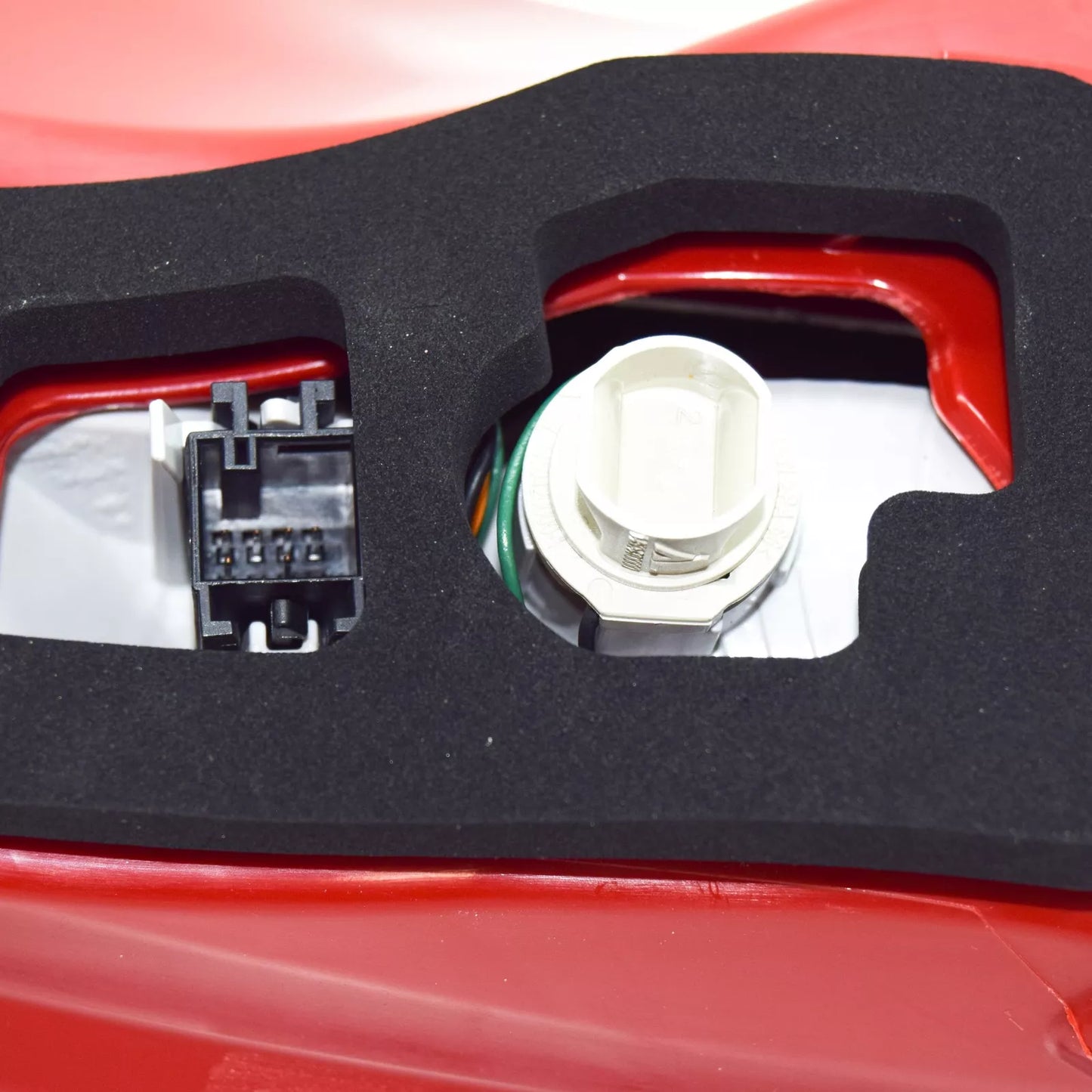 NEW MERCEDES-BENZ SLK R172 REAR LEFT TAILLIGHT A1729062000 ORIGINAL