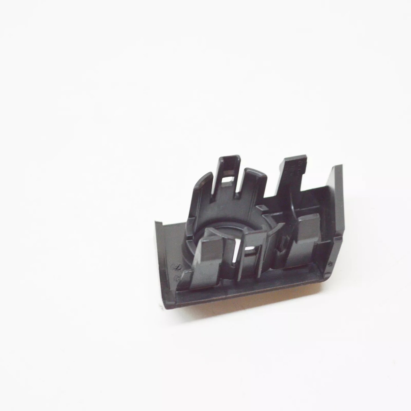 NEW AUDI A3 8V RADIATOR GRILLE RIGHT PARK SENSOR SUPPORT 8V3919268FRU6