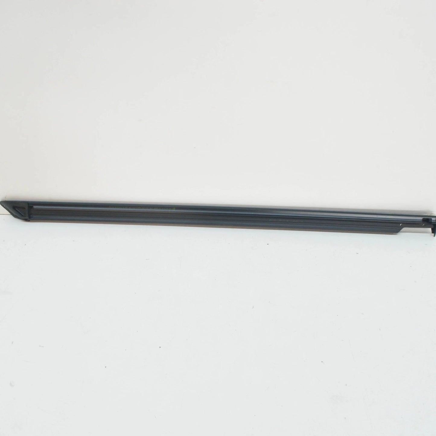 NEW MERCEDES-BENZ GL X164 REAR RIGHT SIDE WINDOW MOLDING A1646905480 ORIGINAL