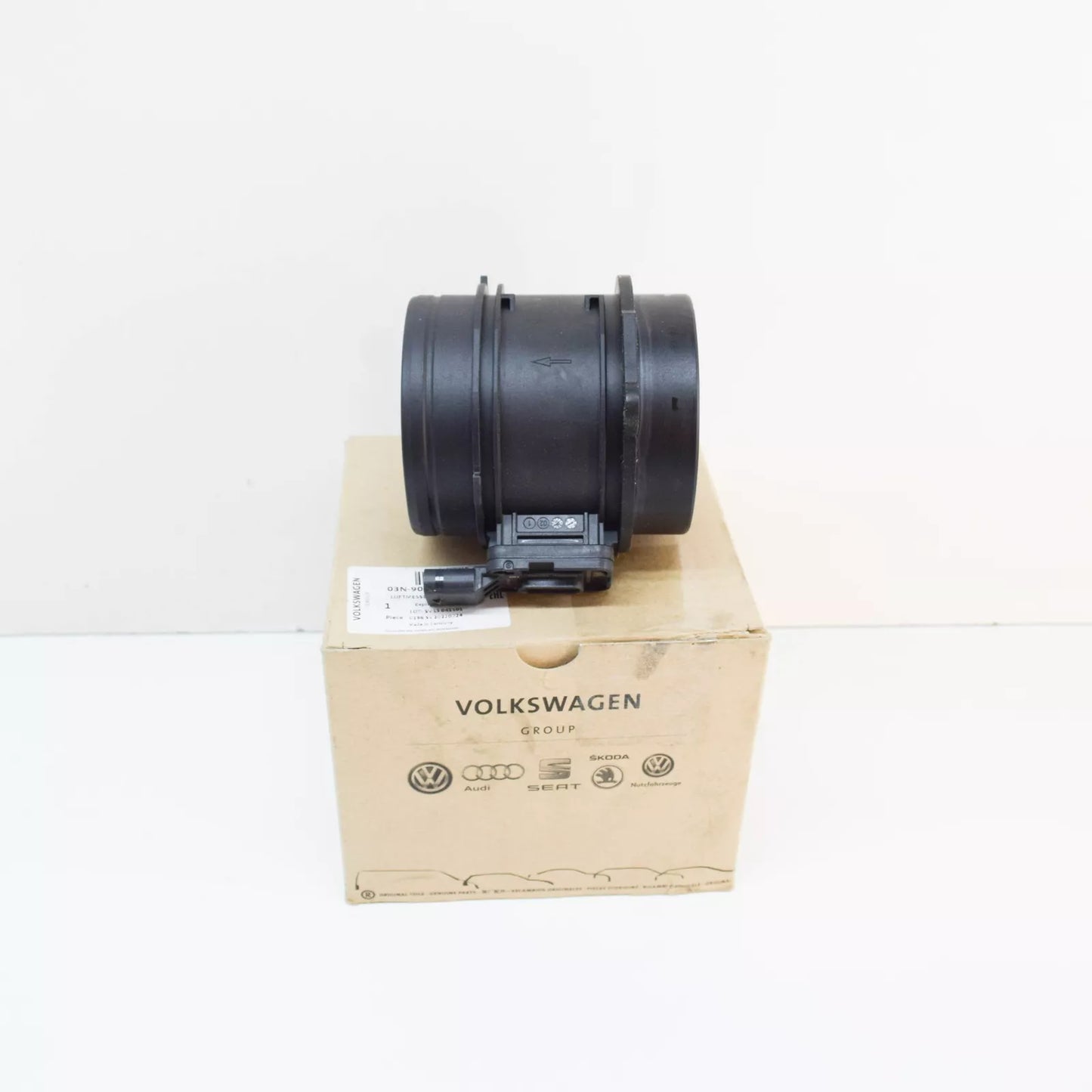 NEW VOLKSWAGEN PASSAT B8 AIR MASS METER 03N906461 ORIGINAL