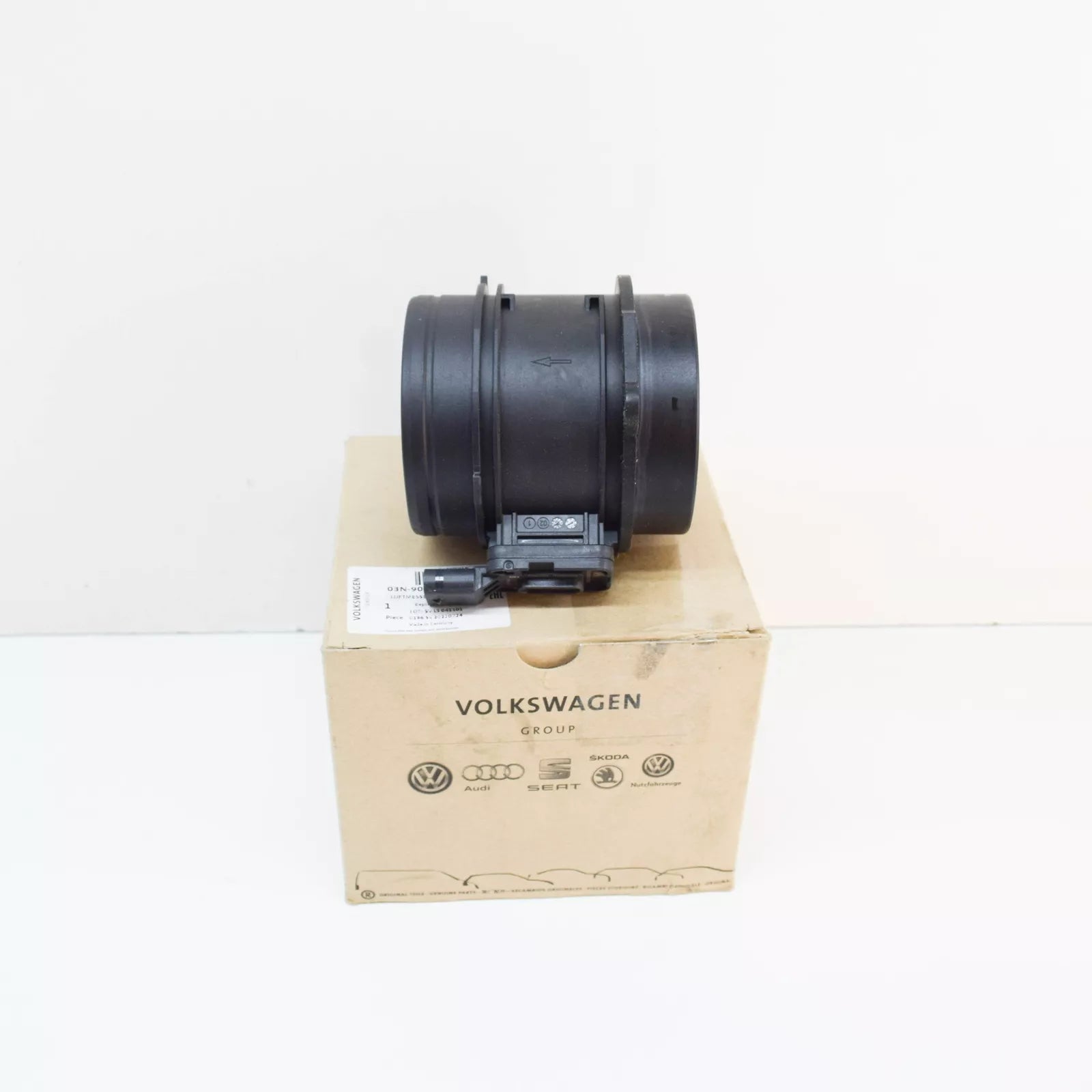 NEW VOLKSWAGEN PASSAT B8 AIR MASS METER 03N906461 ORIGINAL
