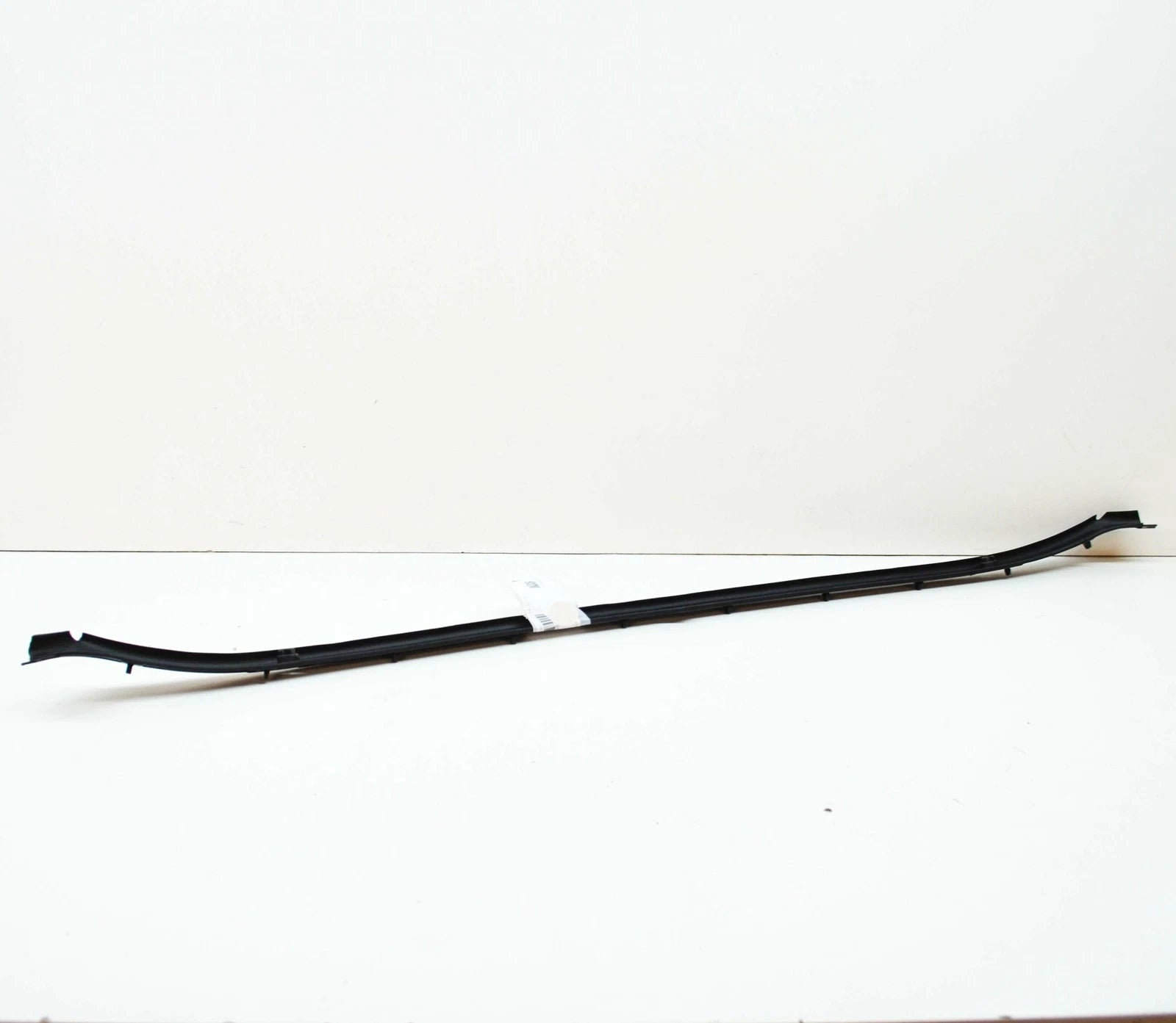 NEW AUDI Q2 GA FRONT BONNET HOOD ENGINE CENTER RUBBER SEAL 81A823124 ORIGINAL