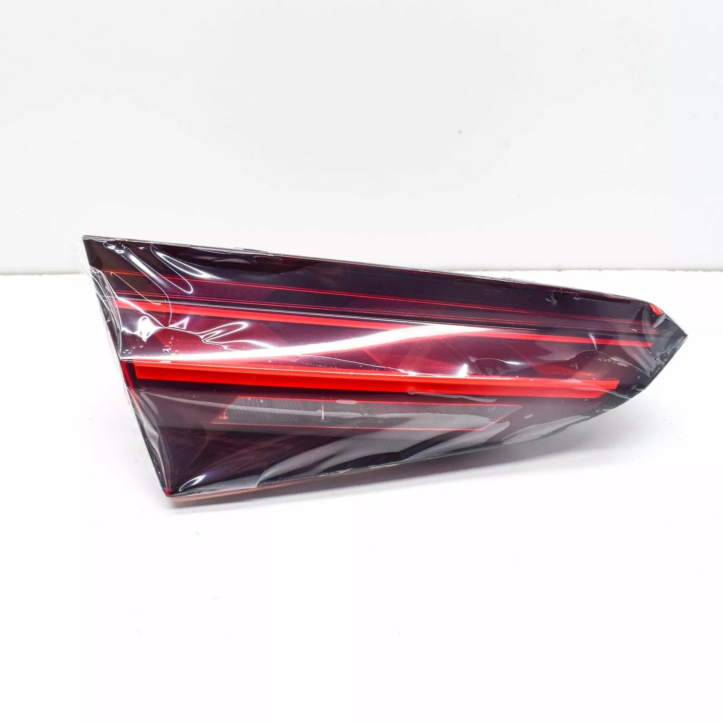 NEW AUDI A5 8W6 REAR LEFT INNER LED TAILLIGHT 8W6945093AA ORIGINAL