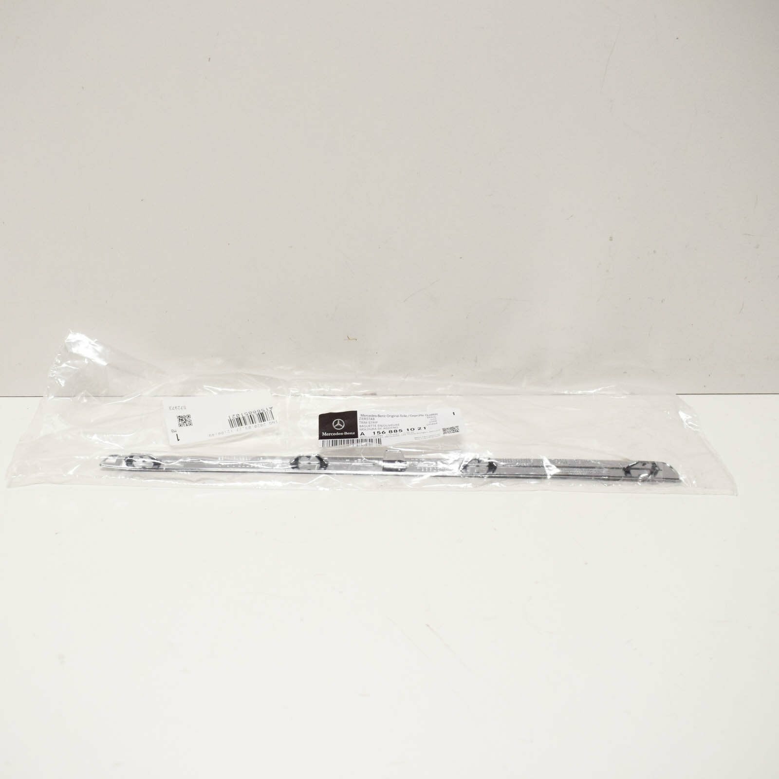 NEW MB GLA X156 FRONT BUMPER RIGHT DECORATIVE STRIP CHROME TRIM A1568851021