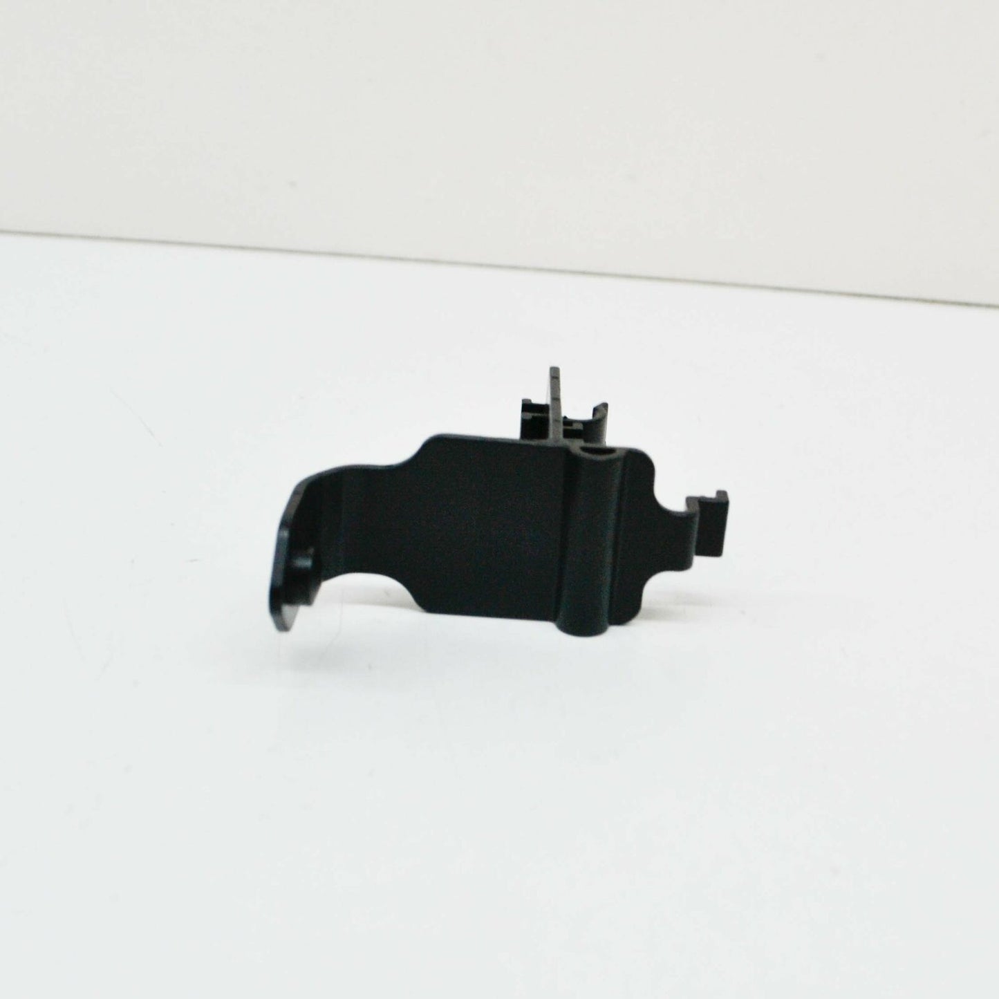 NEW MERCEDES-BENZ E W211 FRONT HARNESS CONNECTOR BRACKET A2115452340 ORIGINAL