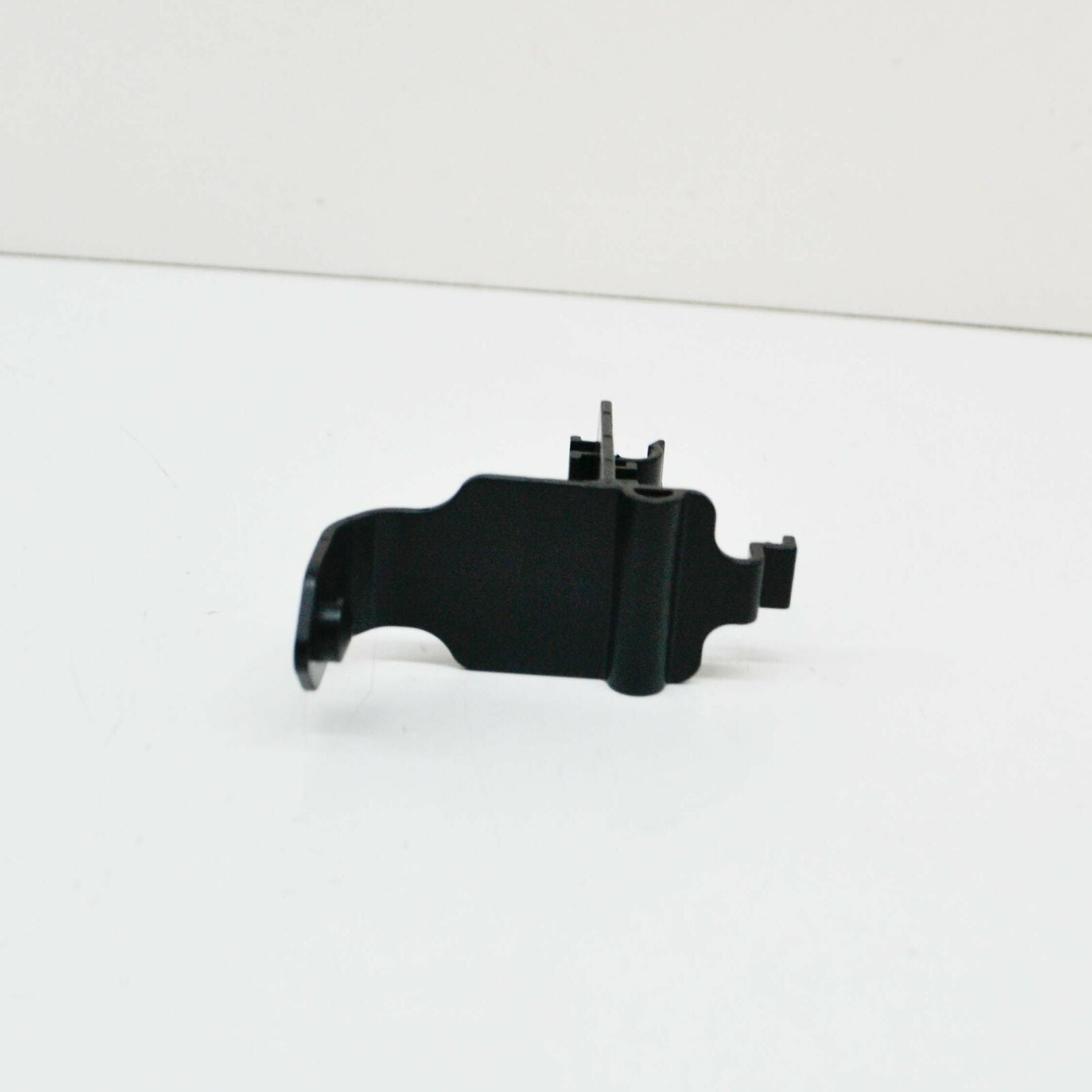 NEW MERCEDES-BENZ E W211 FRONT HARNESS CONNECTOR BRACKET A2115452340 ORIGINAL