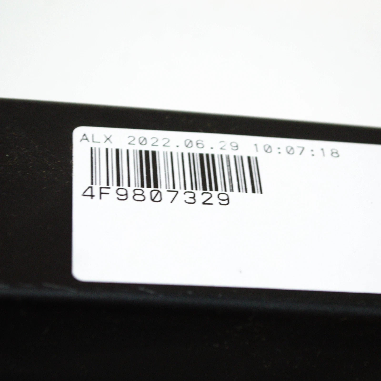 NEW AUDI A6 C6 REAR BUMPER HOLDING STRAP 4F9807329