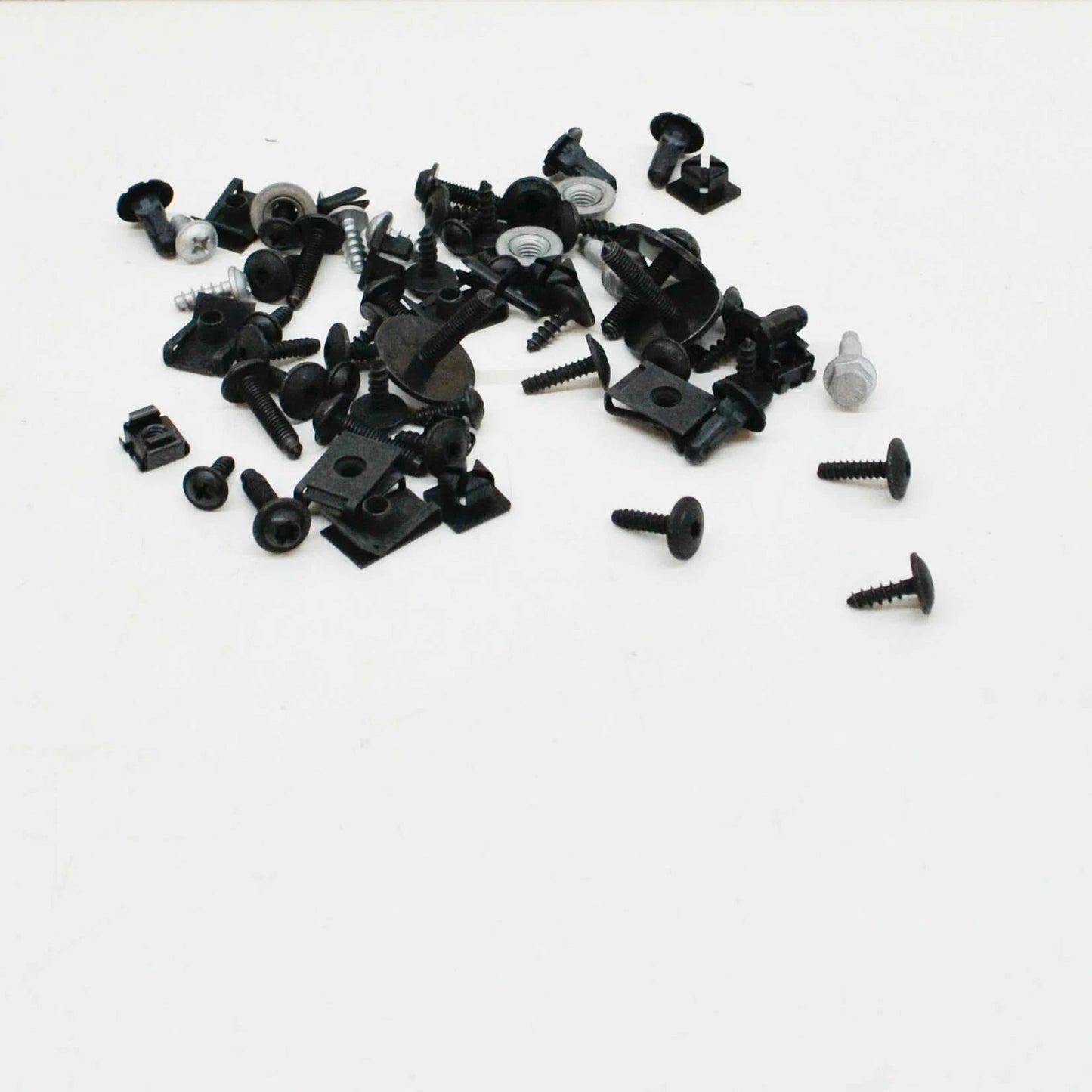 NEW AUDI A3 8P FRONT BUMPER FIXING PARTS 1 SET 8P0098623A