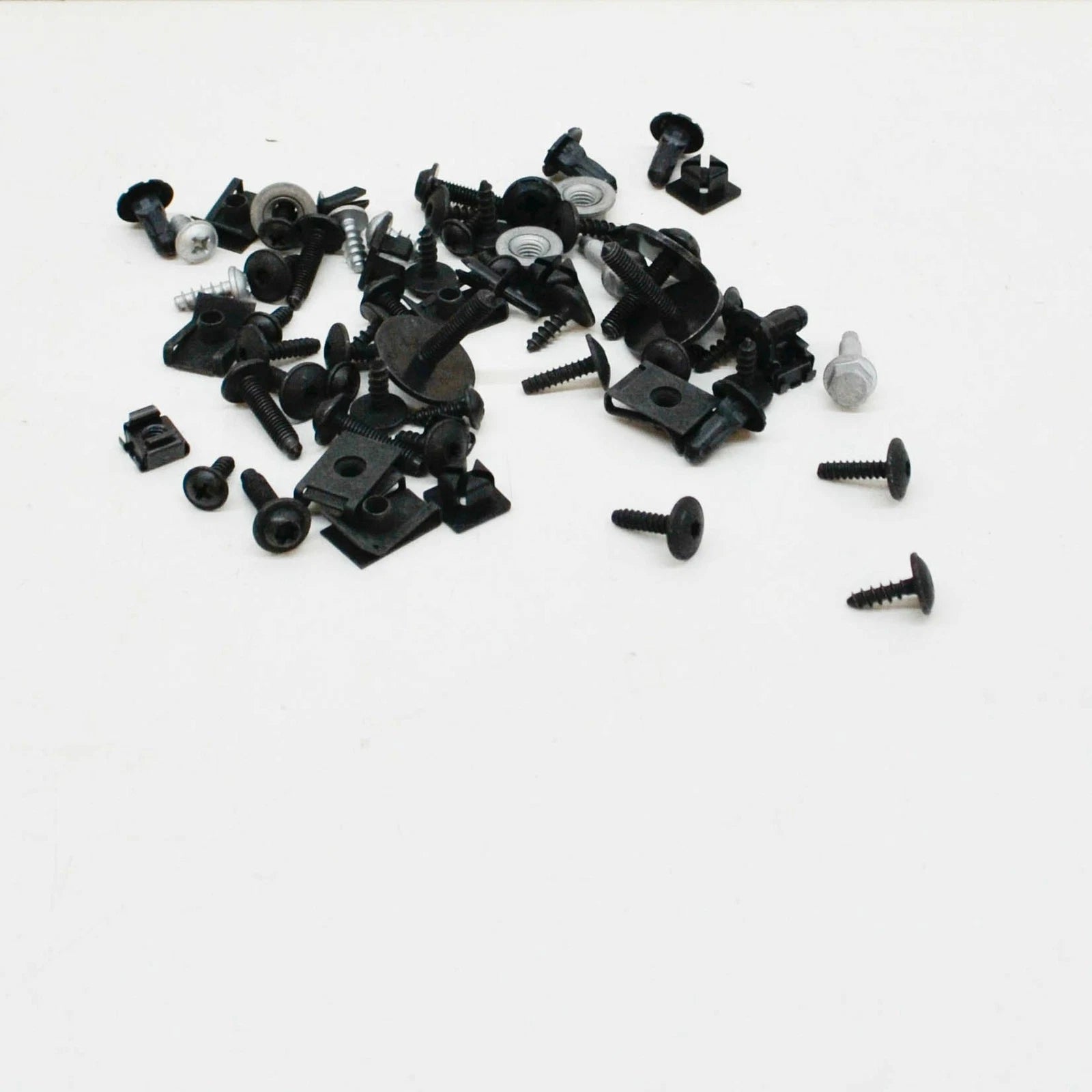 NEW AUDI A3 8P FRONT BUMPER FIXING PARTS 1 SET 8P0098623A