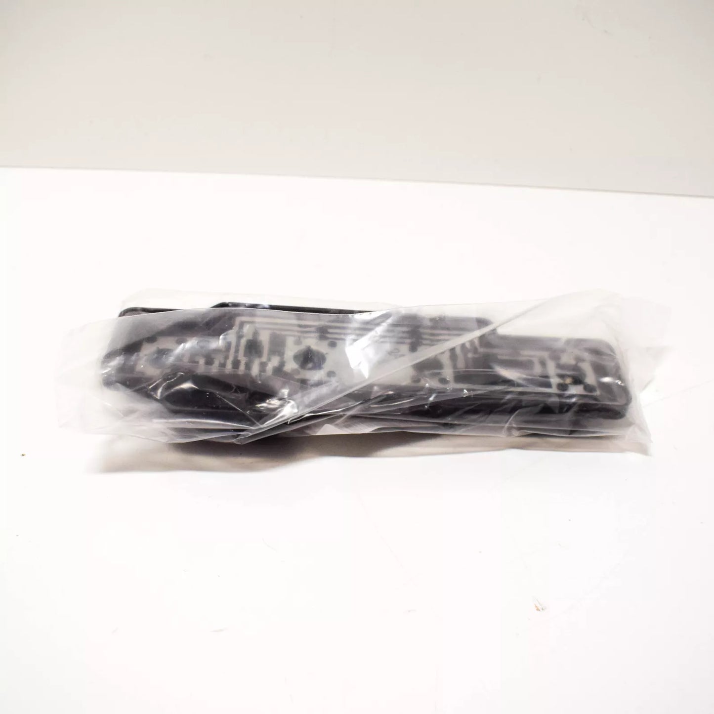 NEW VOLKSWAGEN CADDY MK3 2K REAR LEFT TAIL LIGHT BULB BRACKET 2K5945257A