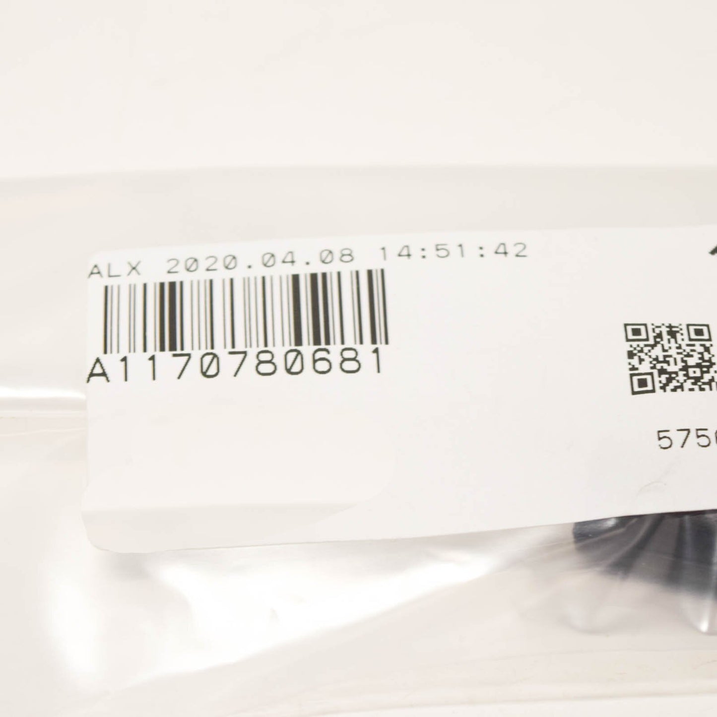 new mercedes-benz s-class w116 vacuum hose connector a1170780681 original
