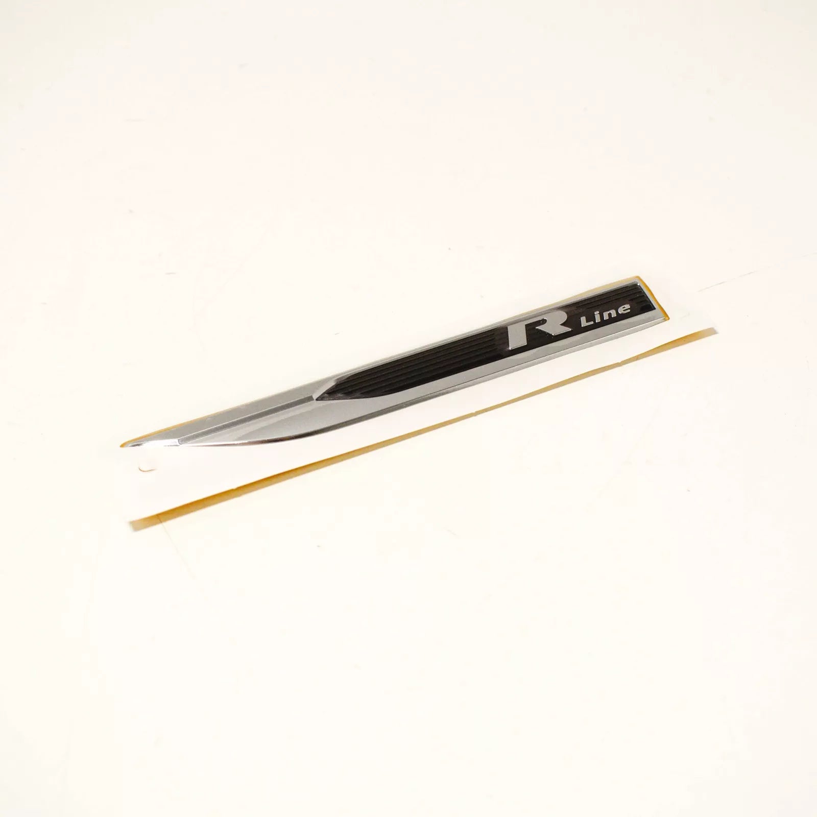 NEW VW PASSAT B8 R-LINE FRONT LEFT FENDER EMBLEM BADGE TRIM 561853688EFOD