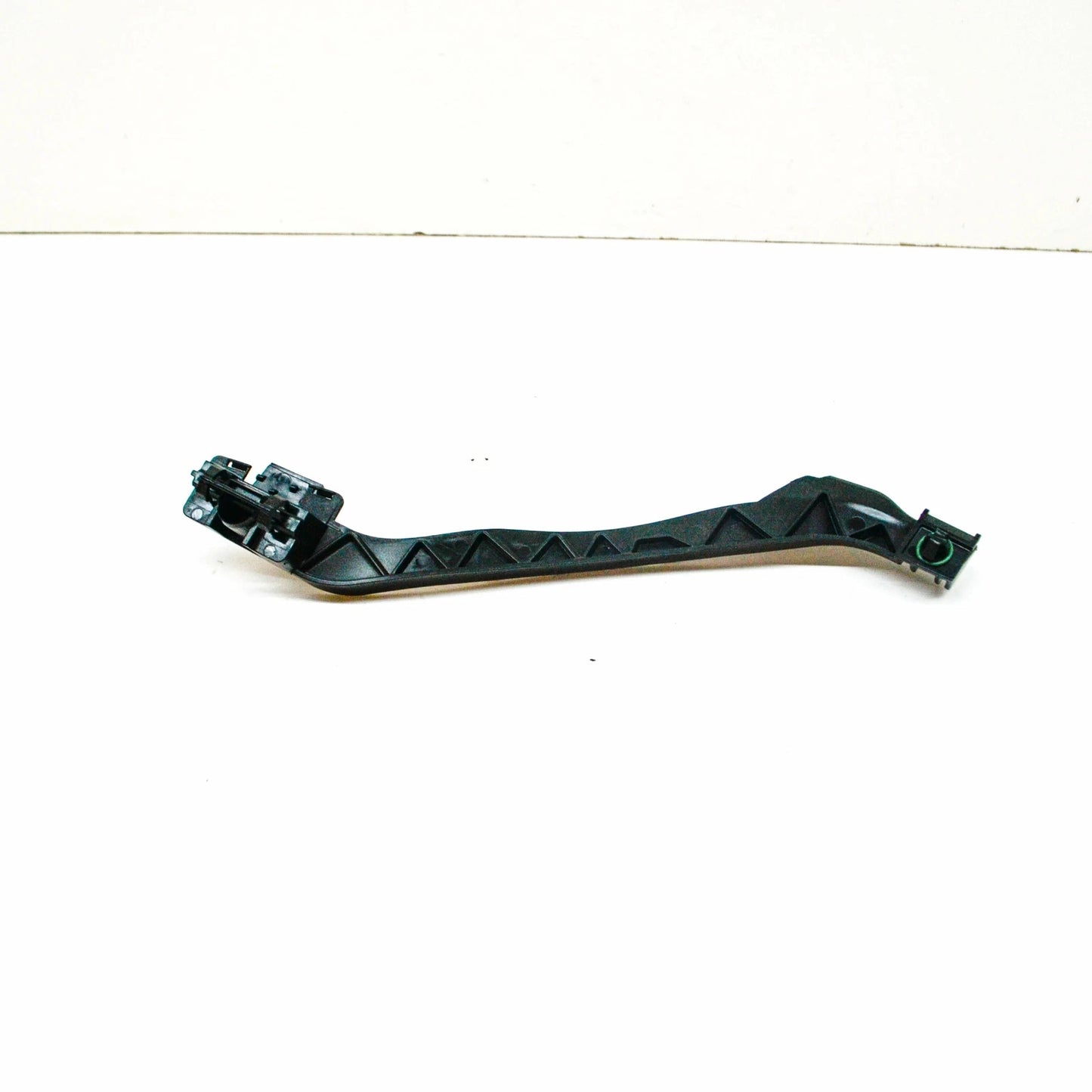 NEW MERCEDES-BENZ C C205 RIGHT ROCKER MOLDING PANEL BRACKET A2056984000 ORIGINAL