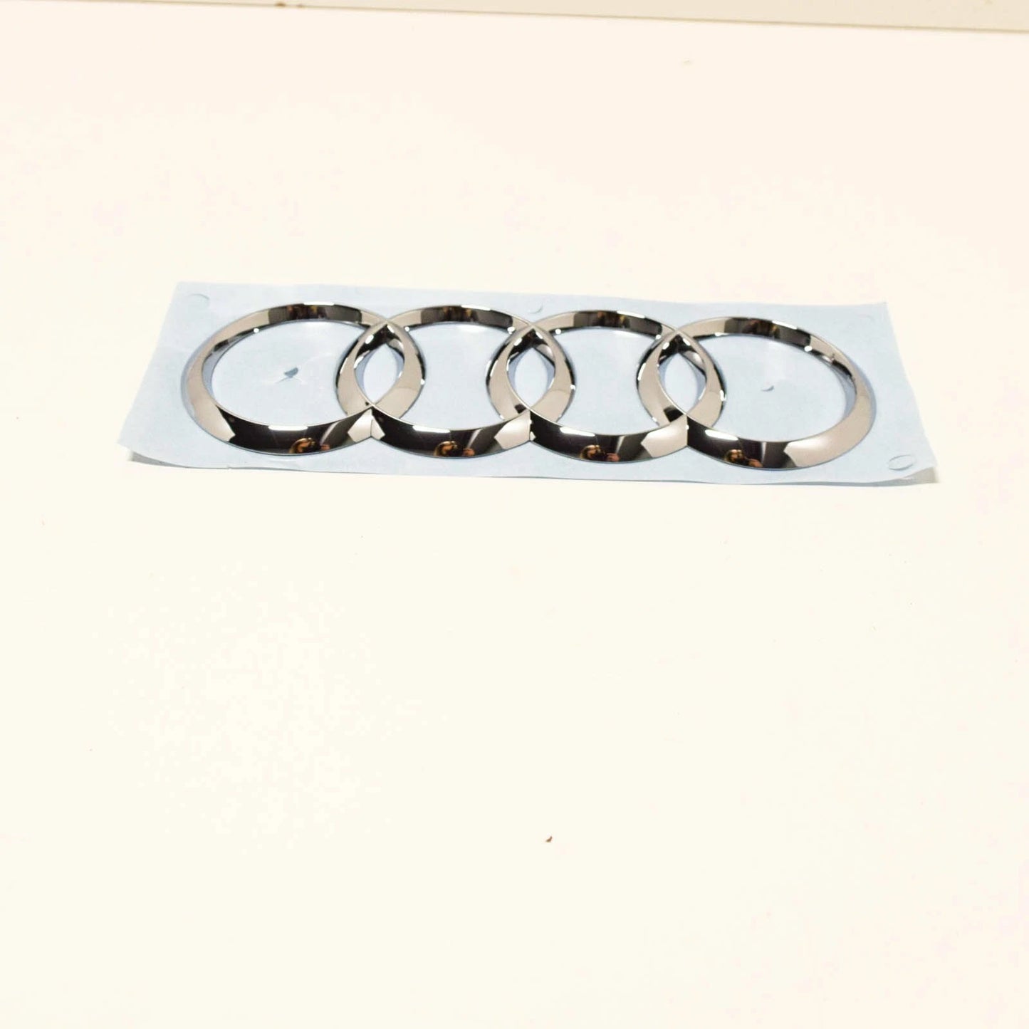NEW AUDI TT 8S FRONT BONNET EMBLEM BADGE 8V08537422ZZ