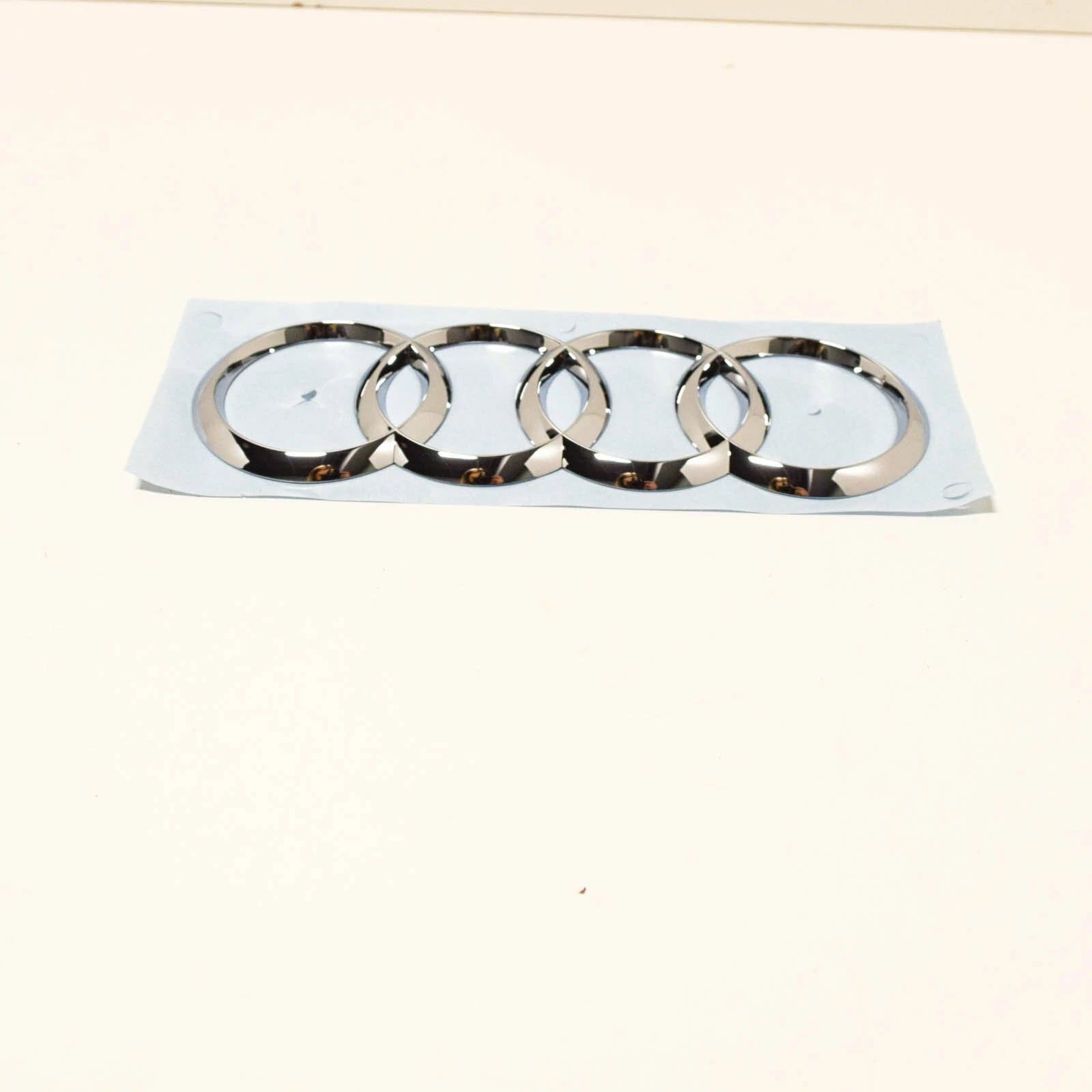 NEW AUDI TT 8S FRONT BONNET EMBLEM BADGE 8V08537422ZZ