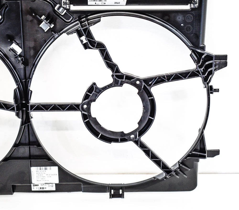 NEW AUDI A4 B 2.0 TDI 130KW ENGINE RADIATOR FAN BRACKET 8K0121207A ORIGINAL