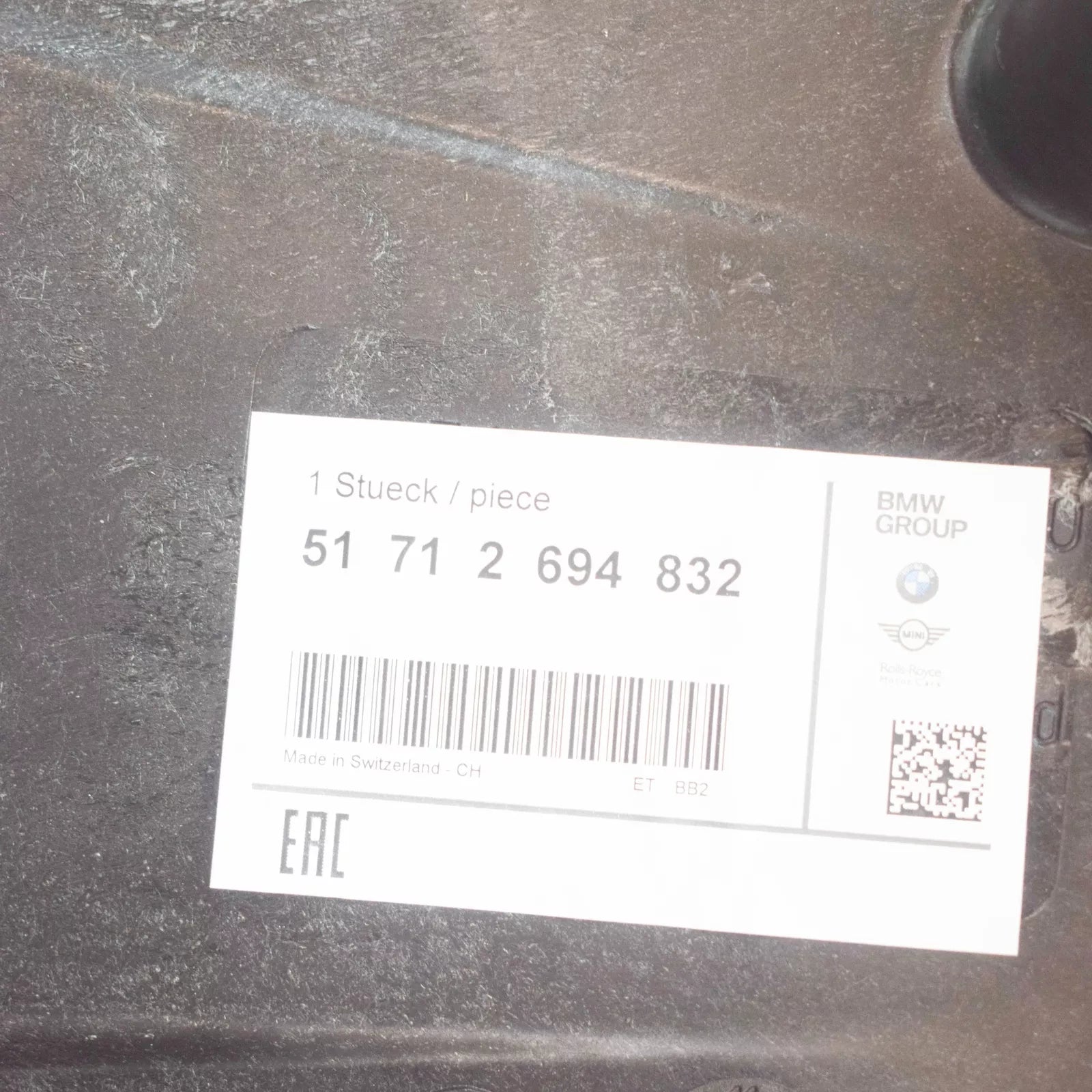 NEW BMW 5 E39 FRONT RIGHT FENDER SPLASH GUARD LINER 51712694832 ORIGINAL