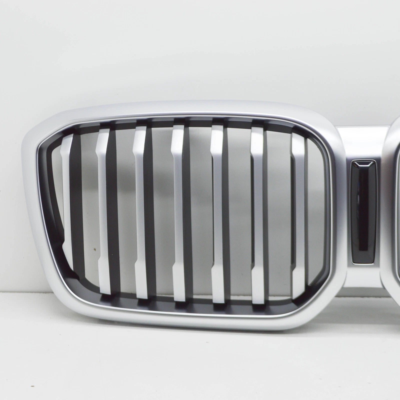 NEW BMW X3 G01 FRONT BUMPER RADIATOR GRILLE 51139881906 ORIGINAL