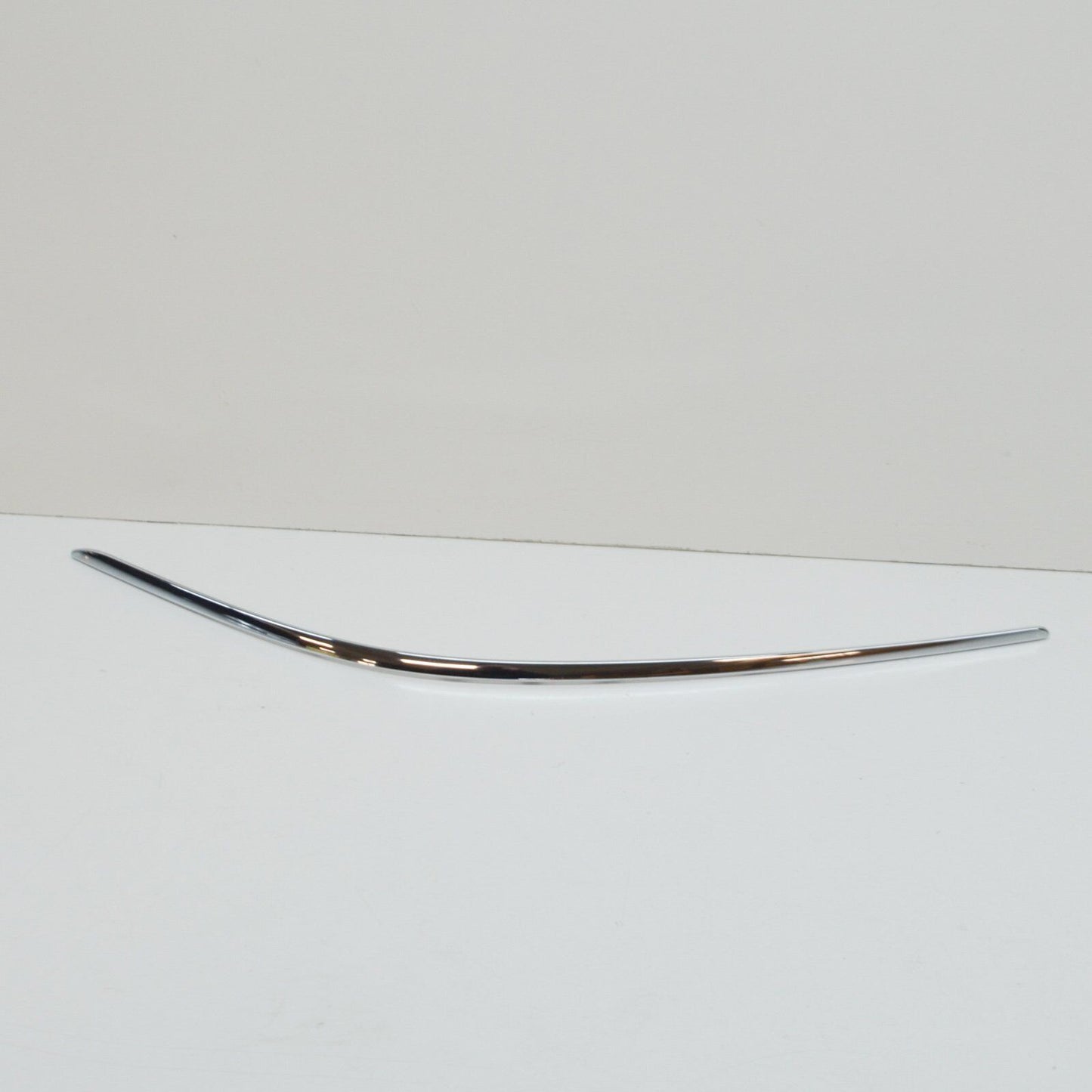 NEW MB CLS C218 FRONT BUMPER RIGHT CHROME MOULDING TRIM A2188850221 ORIGINAL