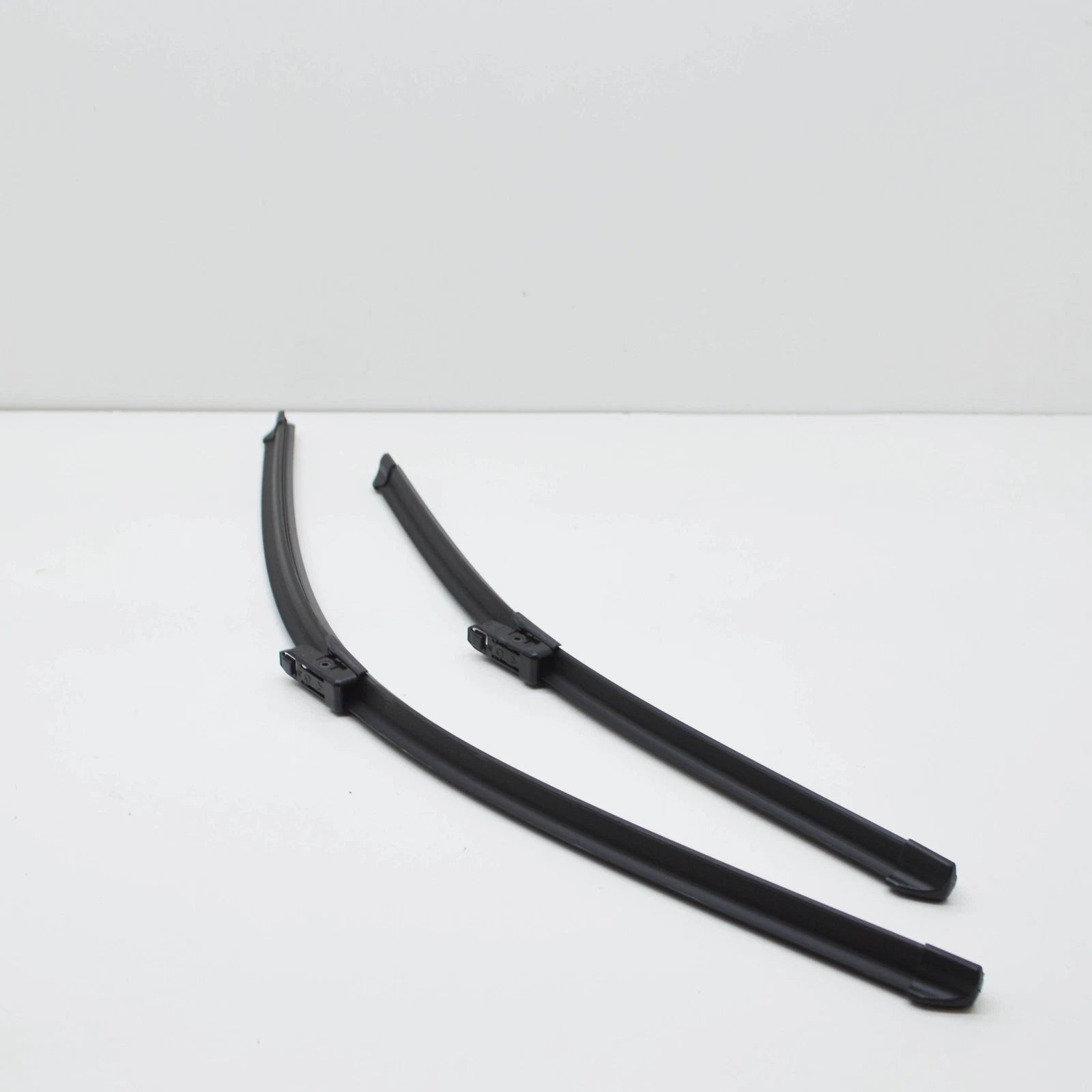 NEW AUDI Q7 4M FRONT WINDSHIELD WIPER BLADE SET LHD 4M1998002
