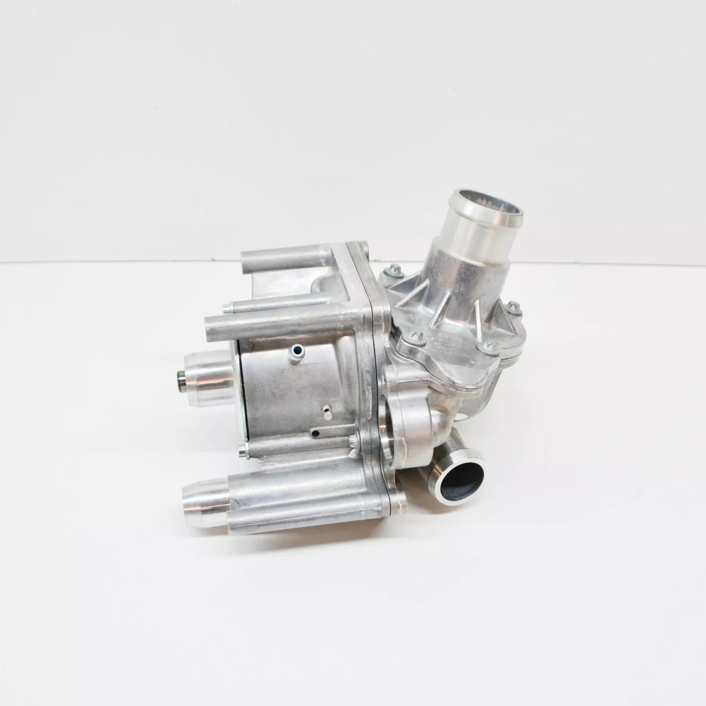 NEW AUDI A8 D4 WATER PUMP 057121011R