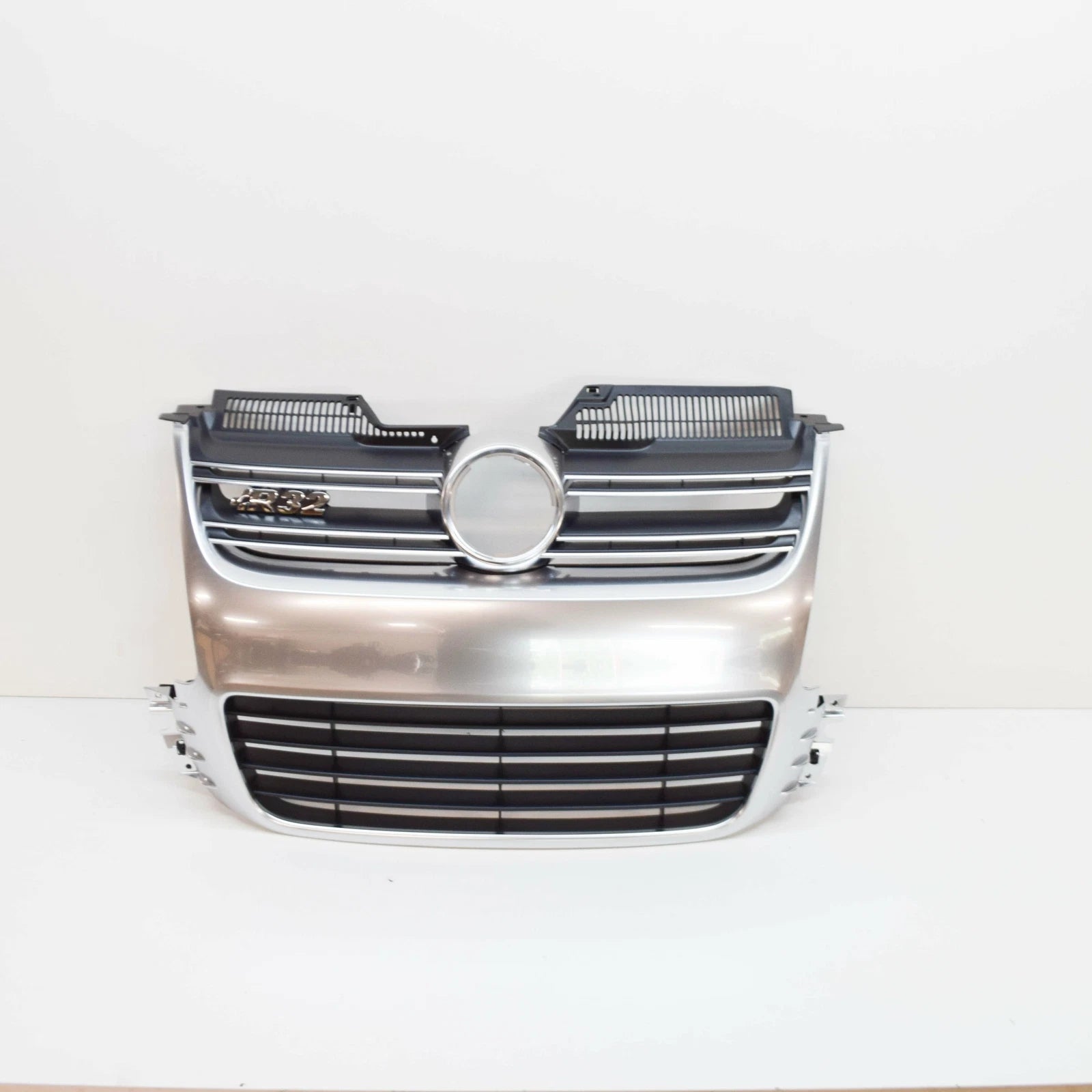 NEW VOLKSWAGEN GOLF MK5 R32 FRONT BUMPER RADIATOR GRILLE 1K0853651R3Q7 ORIGINAL