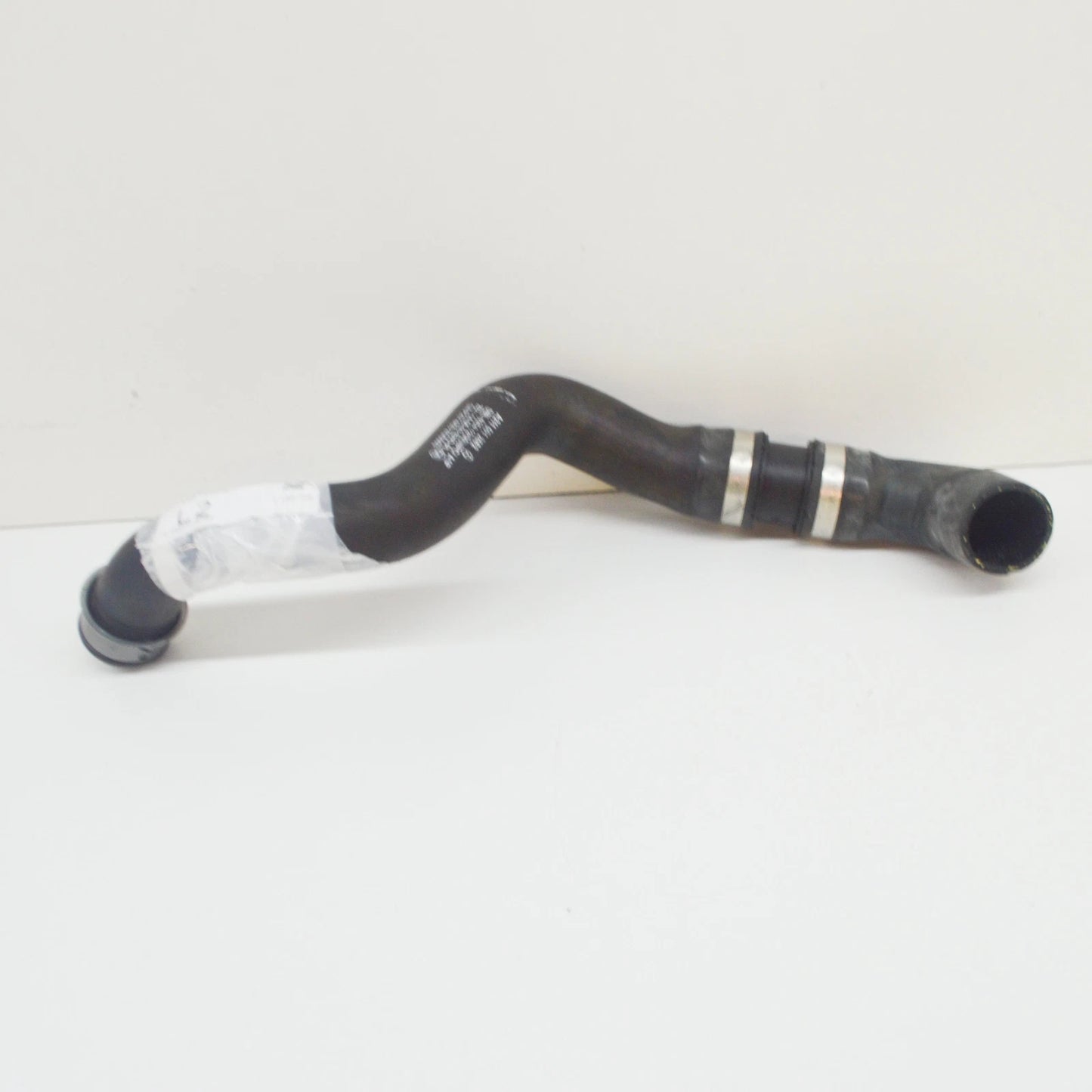 NEW MERCEDES-BENZ E W211 TOP RADIATOR COOLANT HOSE A2115012682 ORIGINAL