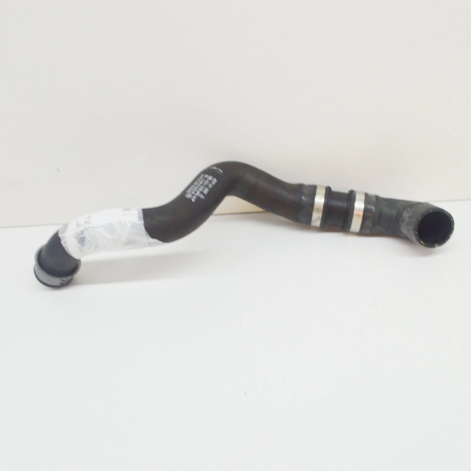 NEW MERCEDES-BENZ E W211 TOP RADIATOR COOLANT HOSE A2115012682 ORIGINAL