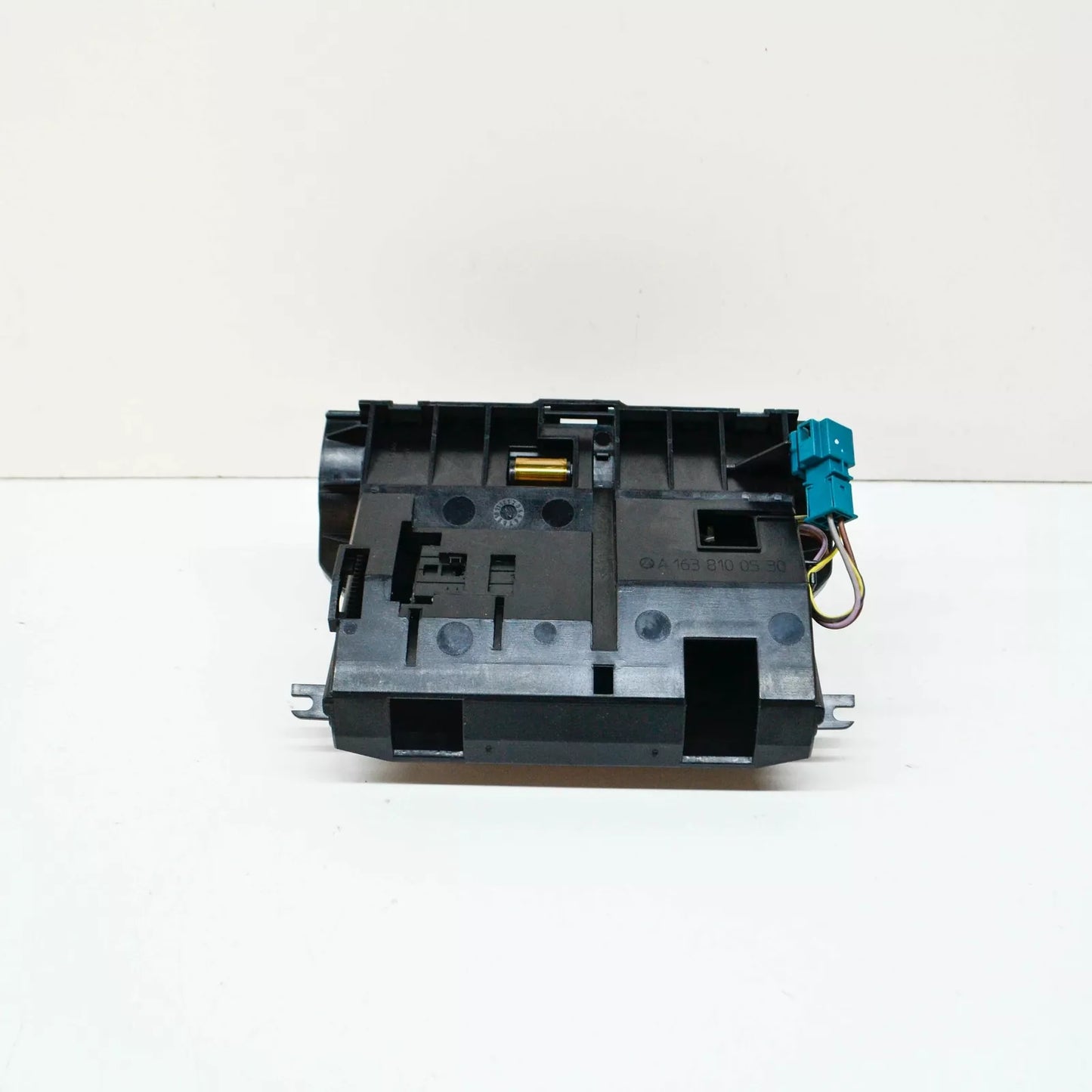 NEW MERCEDES-BENZ ML W163 FRONT CENTRAL ASHTRAY A1638100530