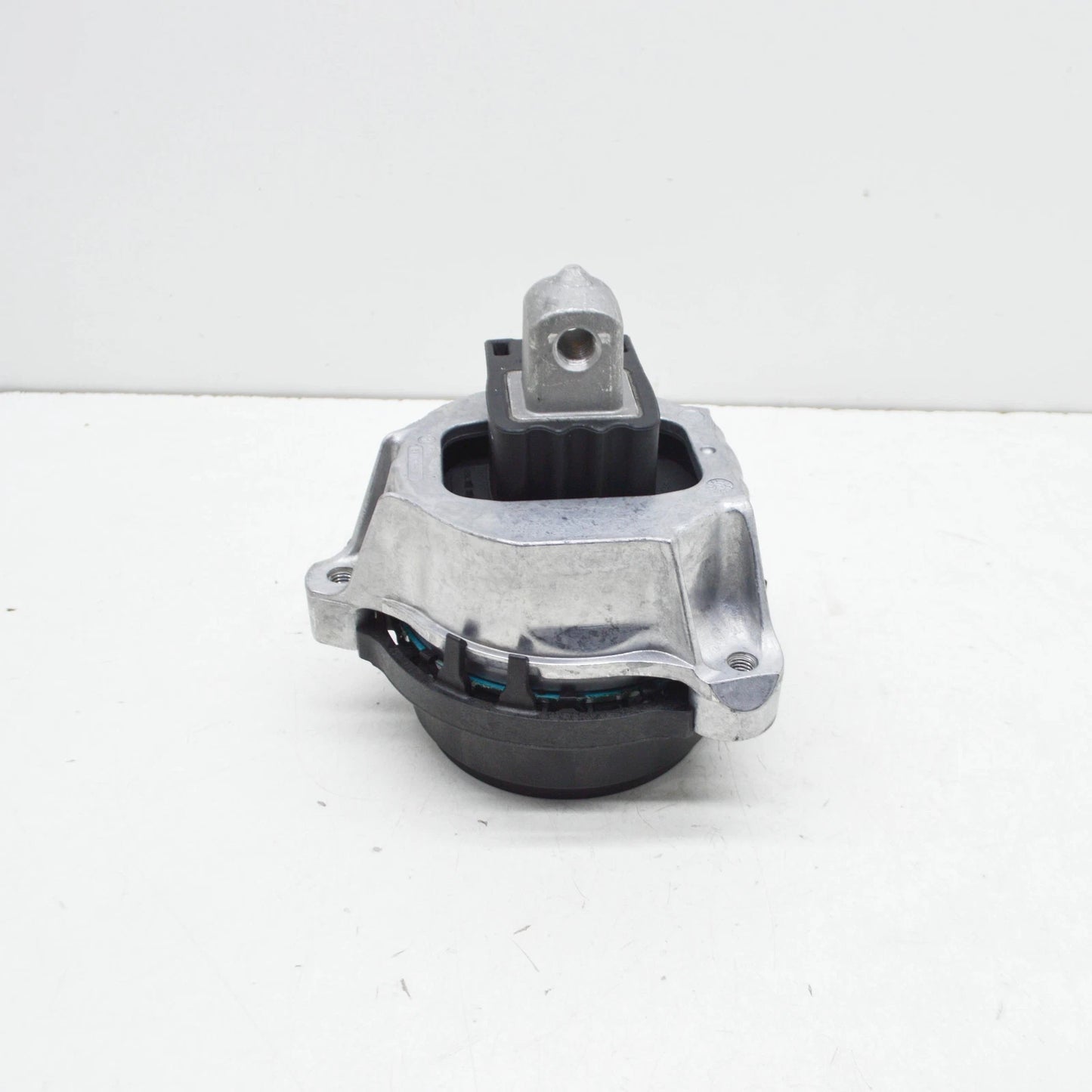 NEW BMW 7 G12 RIGHT SIDE ENGINE MOUNT 22116866156 ORIGINAL