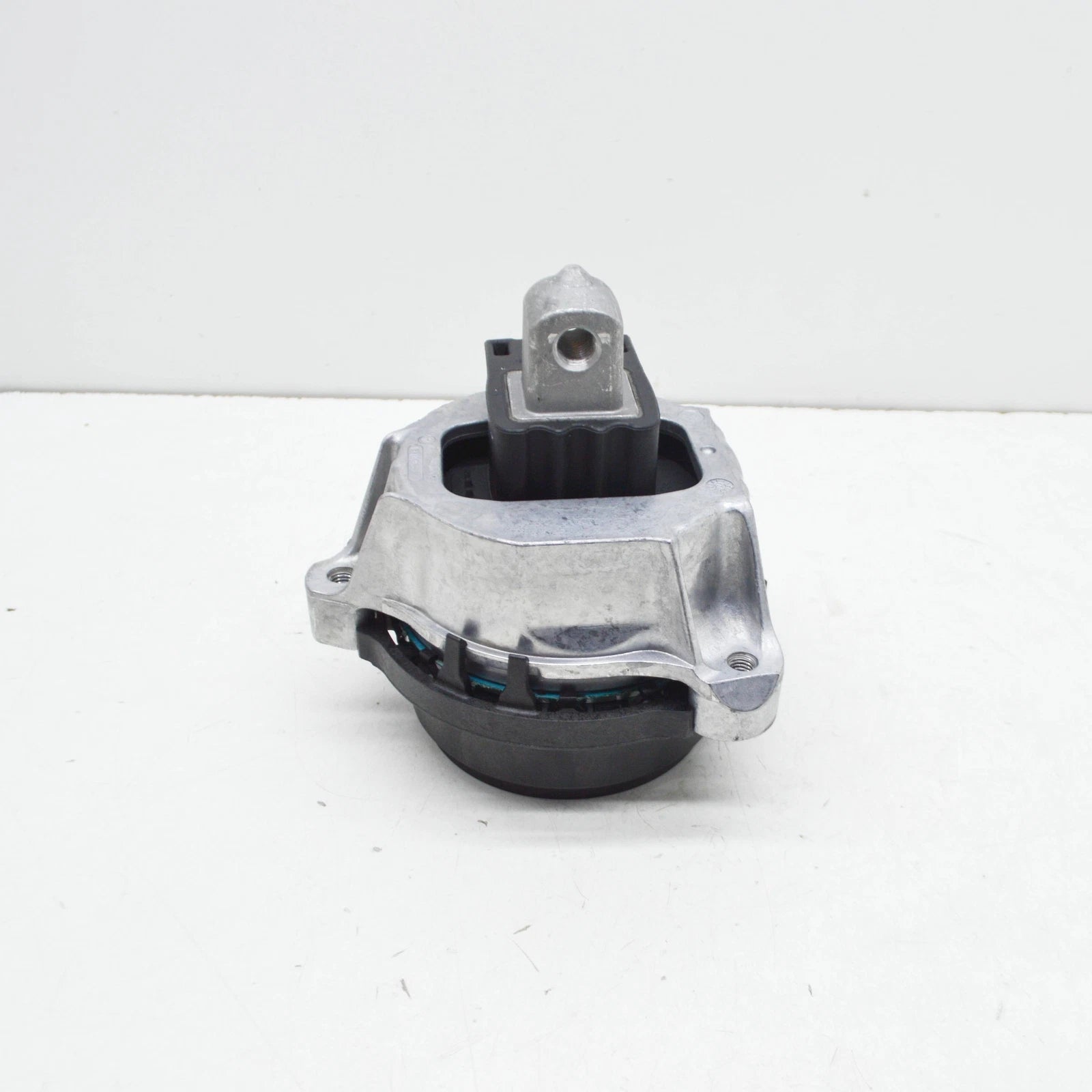NEW BMW 7 G12 RIGHT SIDE ENGINE MOUNT 22116866156 ORIGINAL