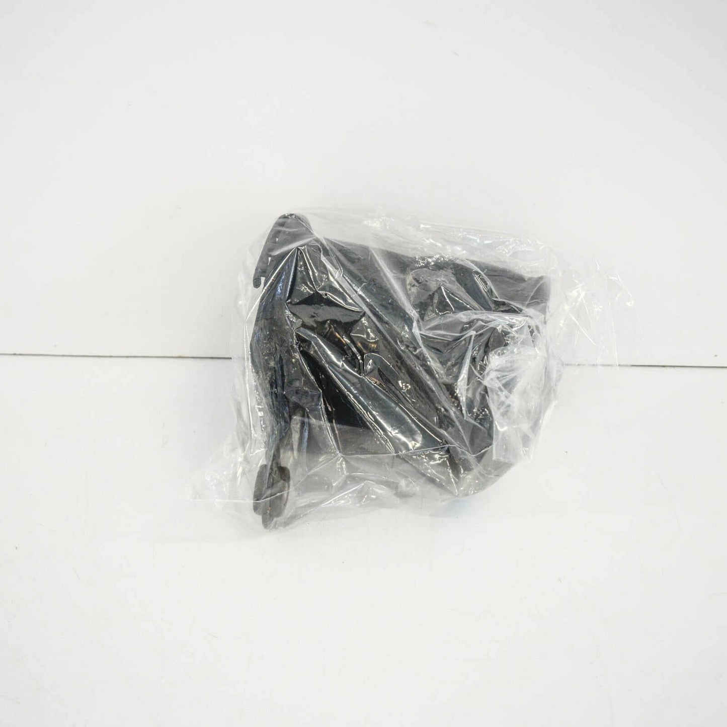 NEW BMW 5 E60 AIR INTAKE DUCT 13717792417 7792417 ORIGINAL