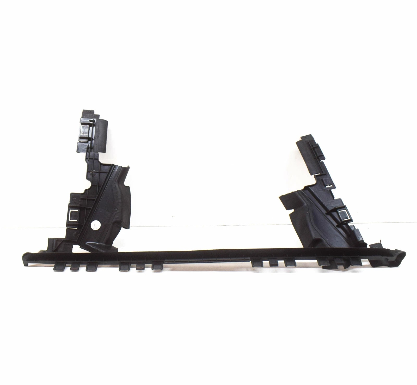 NEW MERCEDES-BENZ E COUPE C207 TOP AIR BAFFLE A2075050630 ORIGINAL