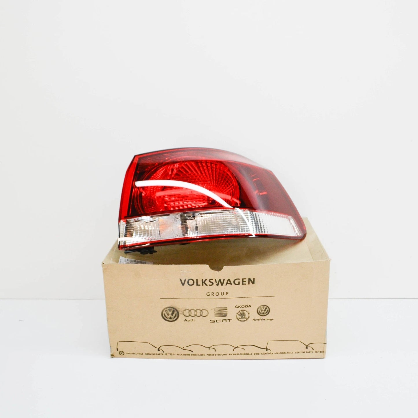 NEW VW GOLF MK6 REAR RIGHT OUTER TAILLIGHT 5K0945096M