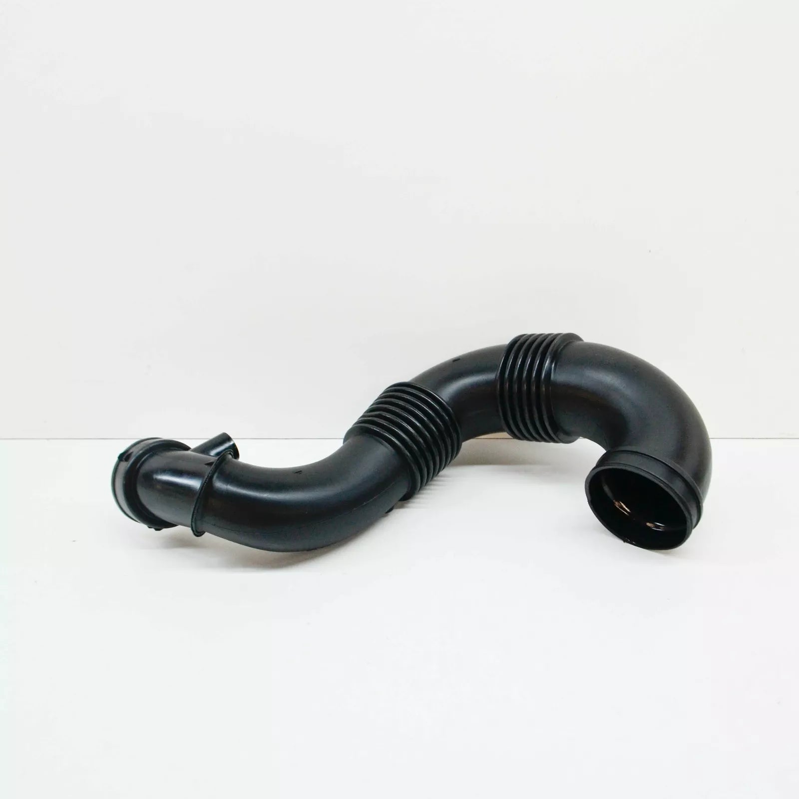 NEW MB VITO W639 AIR FILTER TO TURBOCHARGER HOSE A6395282082