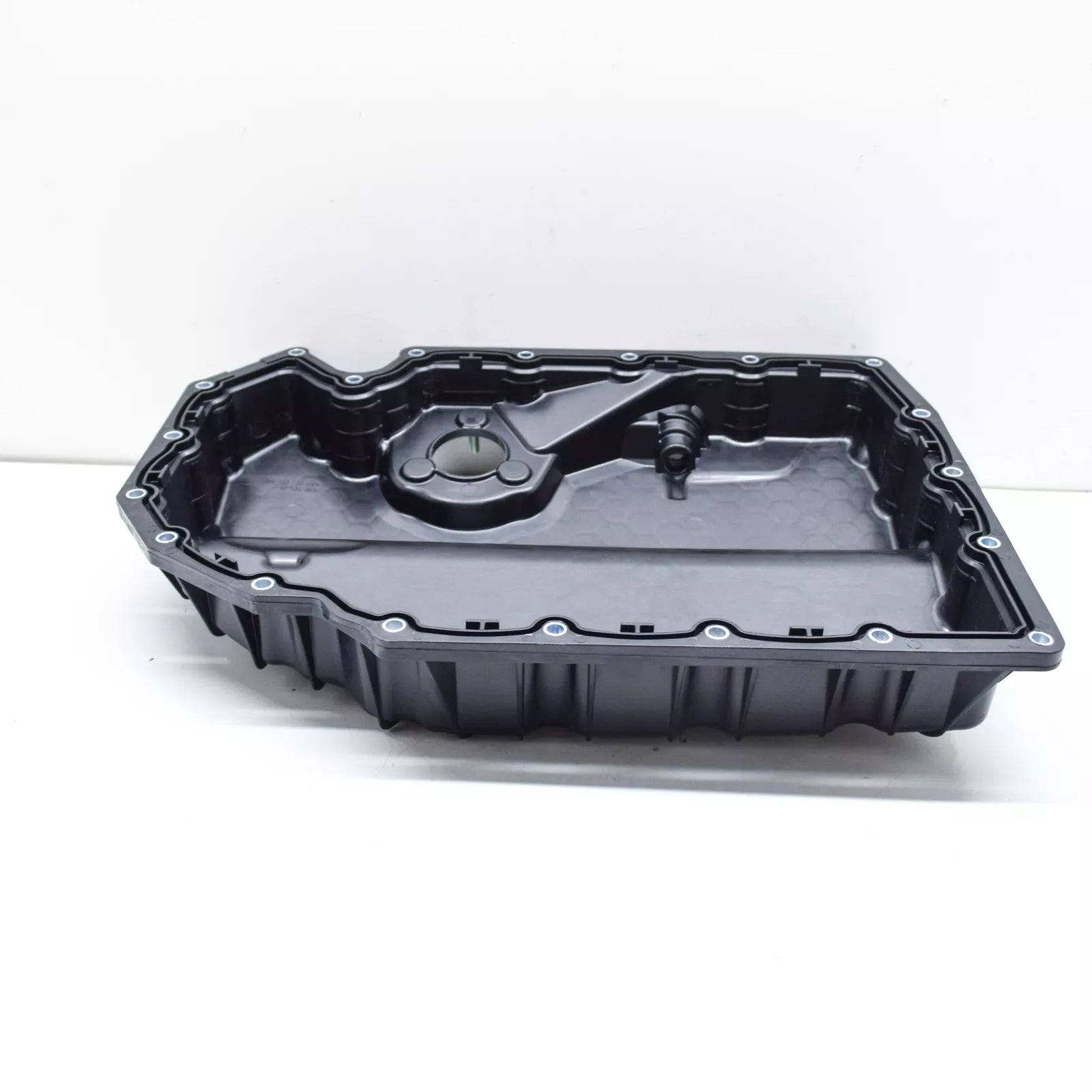 NEW VOLKSWAGEN JETTA MK7 A7 CRANKCASE LOWER OIL PAN PART 06K103600AA ORIGINAL