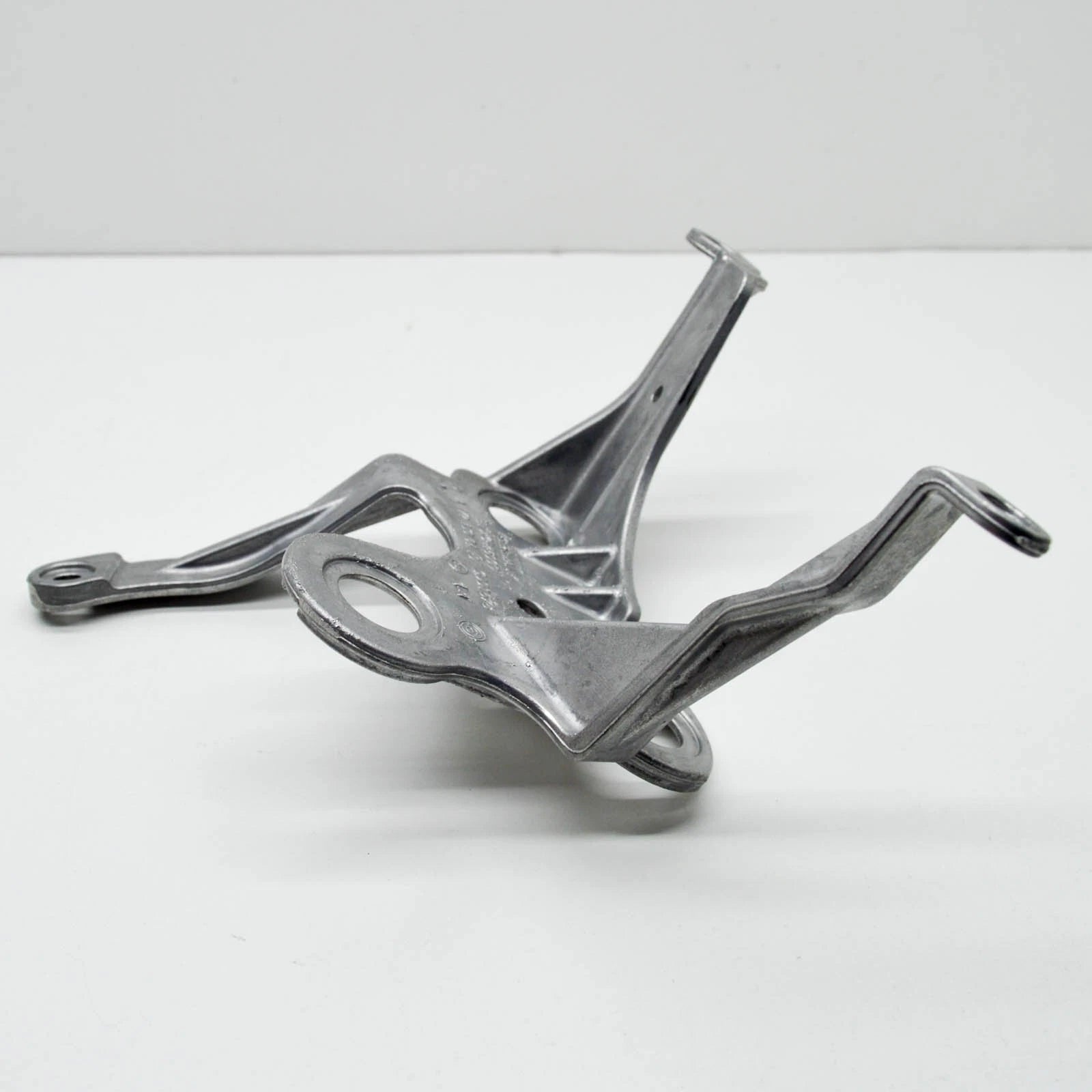 NEW MERCEDES-BENZ SLK R172 ABS PUMP BRACKET A1724300410