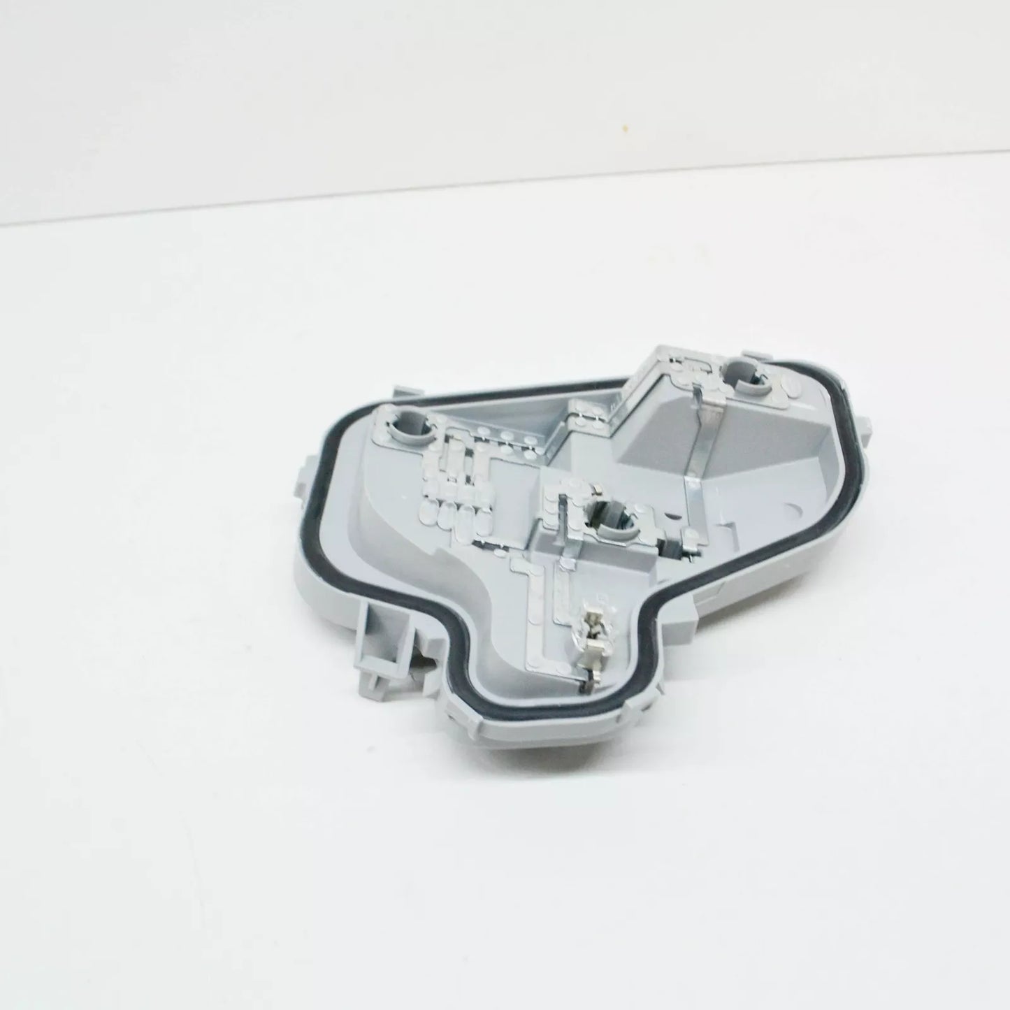 NEW AUDI A3 8P REAR LEFT OUTER TAIL LIGHT BULB HOLDER LHD 8P3945257