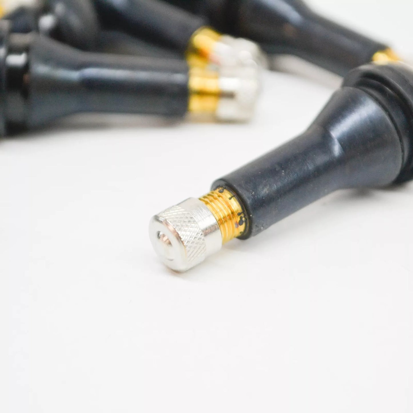 NEW BMW 5 TOURING G31 TYRE WHEEL RUBBER AIR VALVE 1178869 36121178869