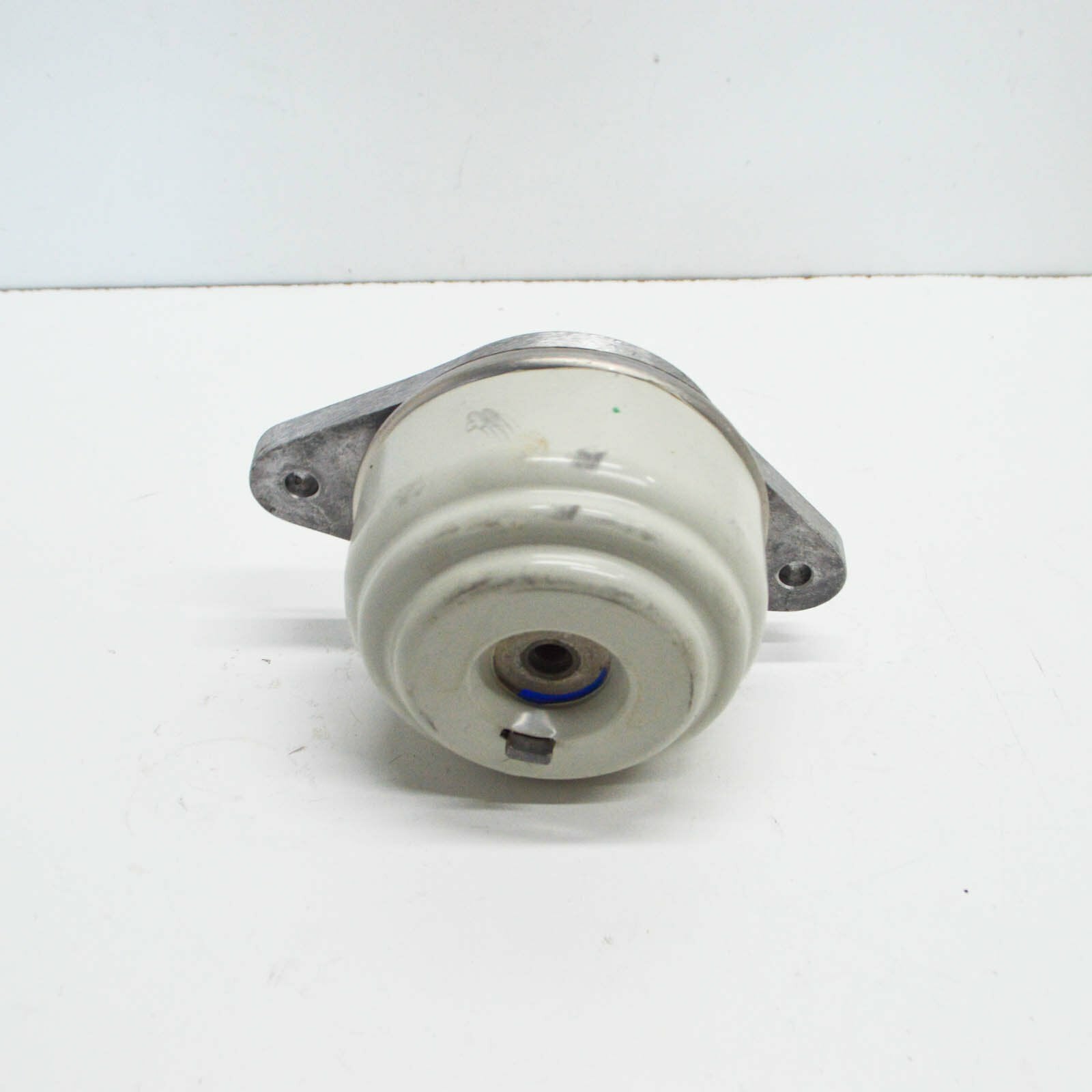 new mercedes-benz c-class w204 front engine mount a204240151764 original