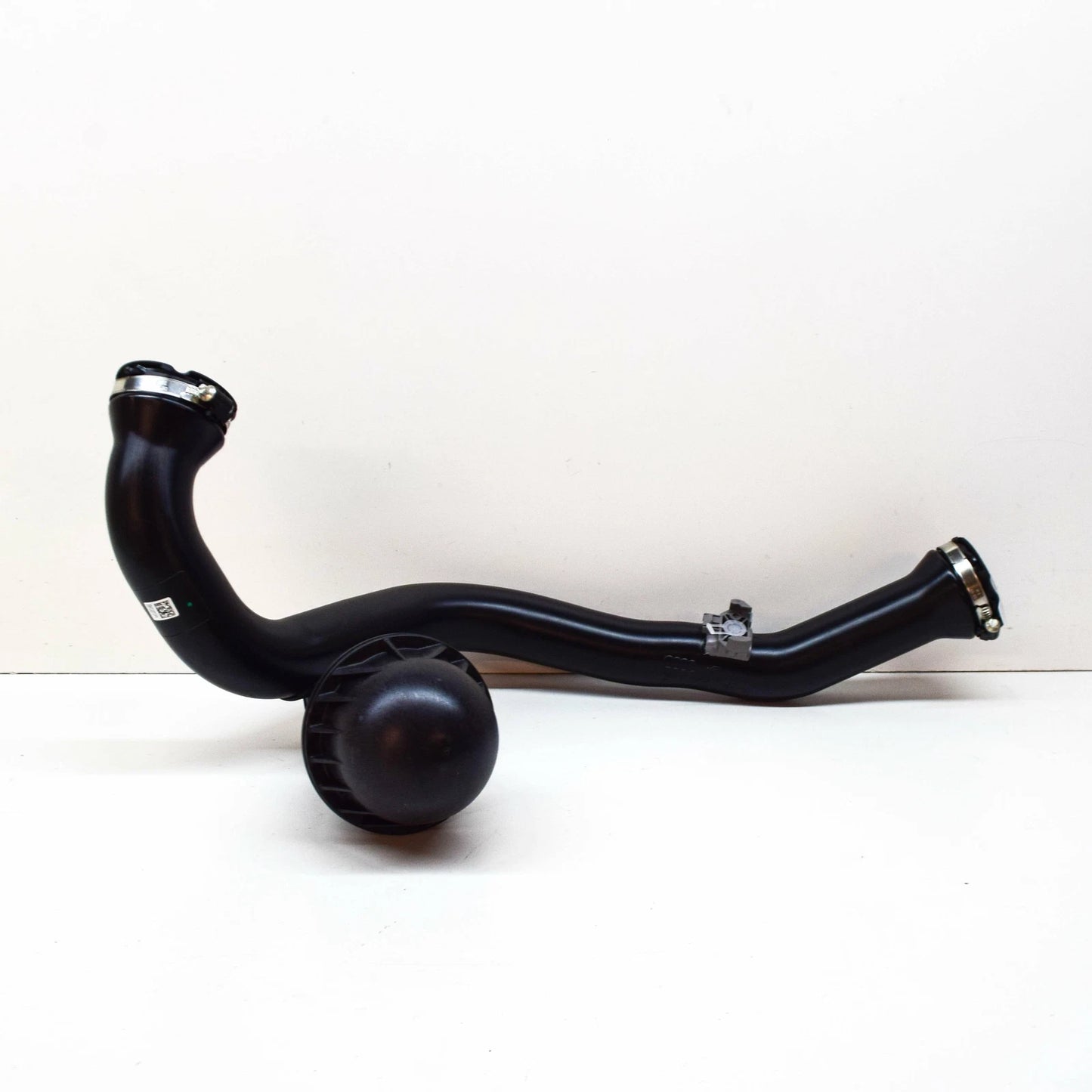 NEW AUDI A5 S5 8W6 LEFT SIDE TURBOCHARGER PIPE HOSE 8W0145673AL ORIGINAL