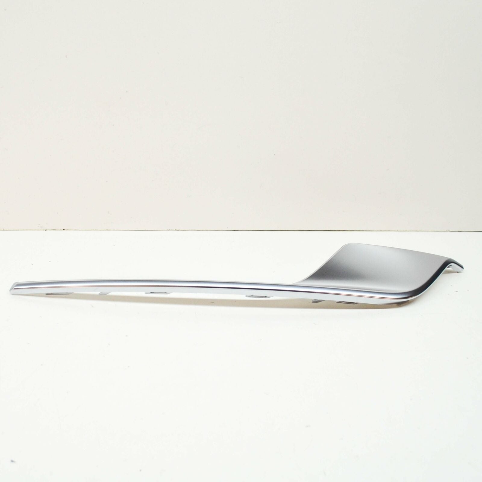 NEW VOLKSWAGEN PASSAT B7 FRONT RIGHT LOWER BUMPER MOLDING 3AA853764B3Q7 ORIGINAL