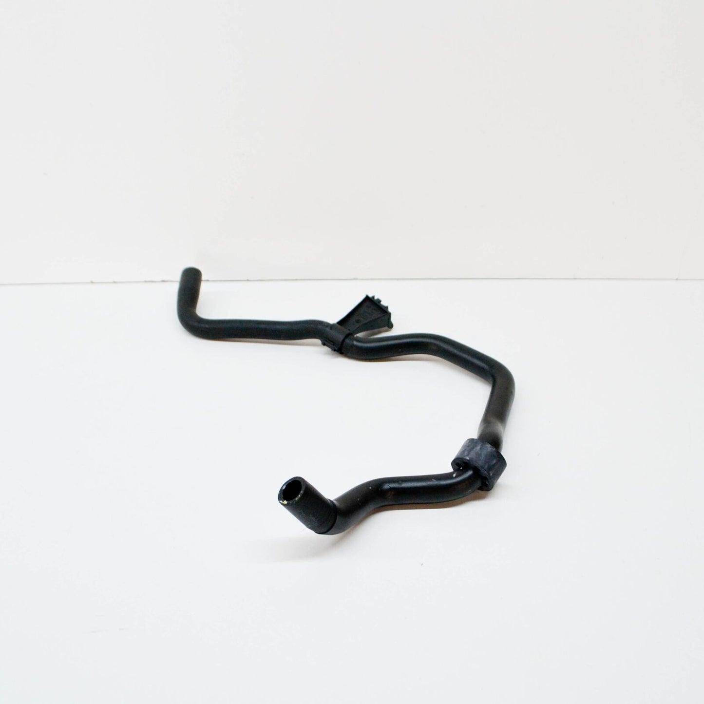 NEW AUDI A3 8P EXPANSION TANK LOWER HOSE 1K0122109CB ORIGINAL