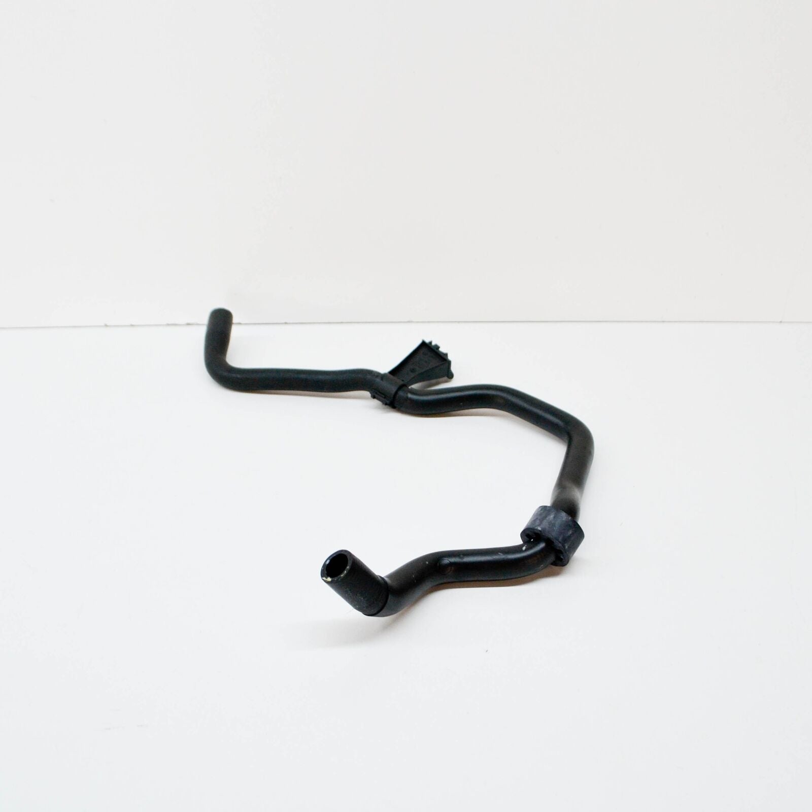 NEW AUDI A3 8P EXPANSION TANK LOWER HOSE 1K0122109CB ORIGINAL